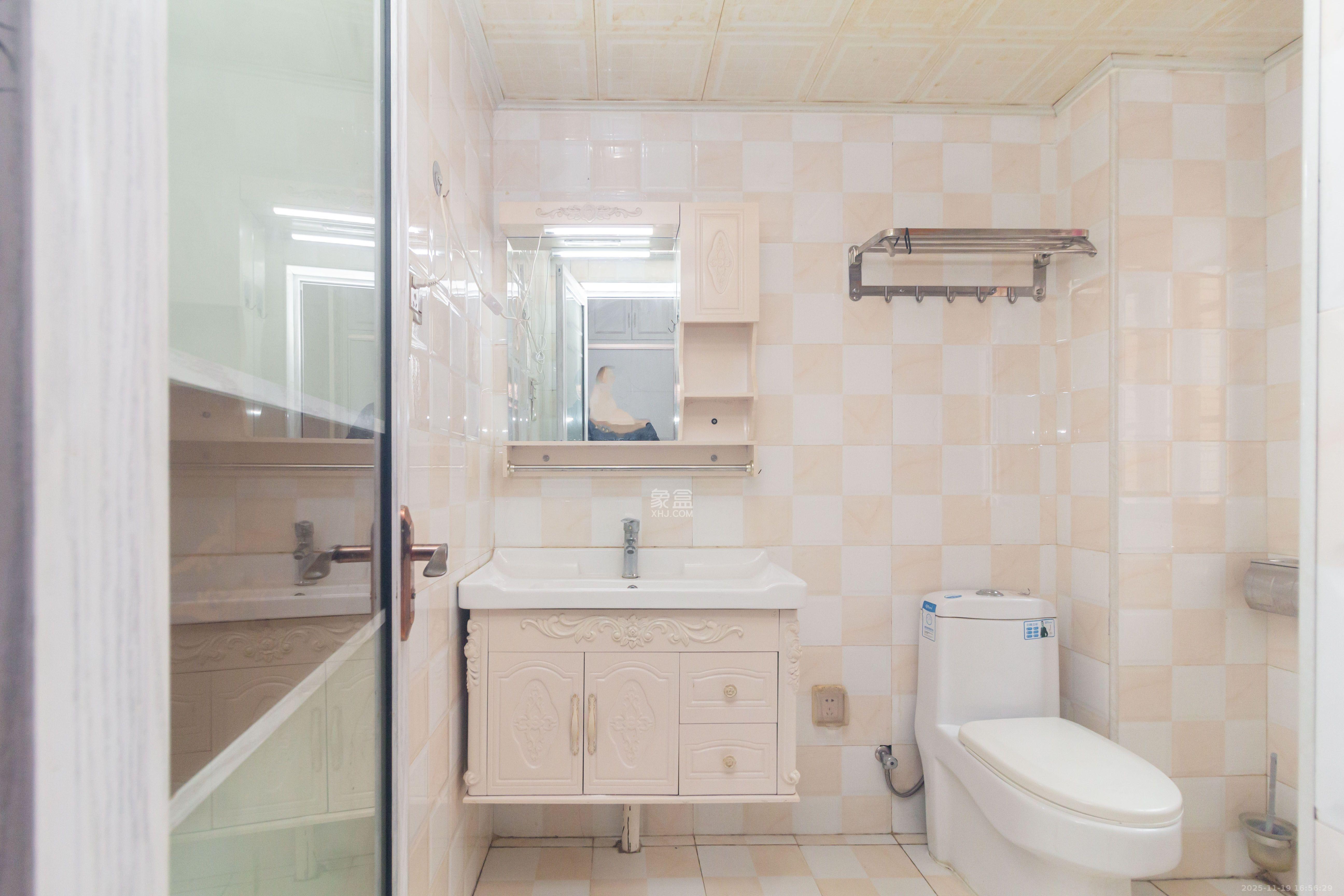 三景华御 4室2厅2卫 2200.0元/月 三景华御 4室2厅2卫 2200.0元/月室内图