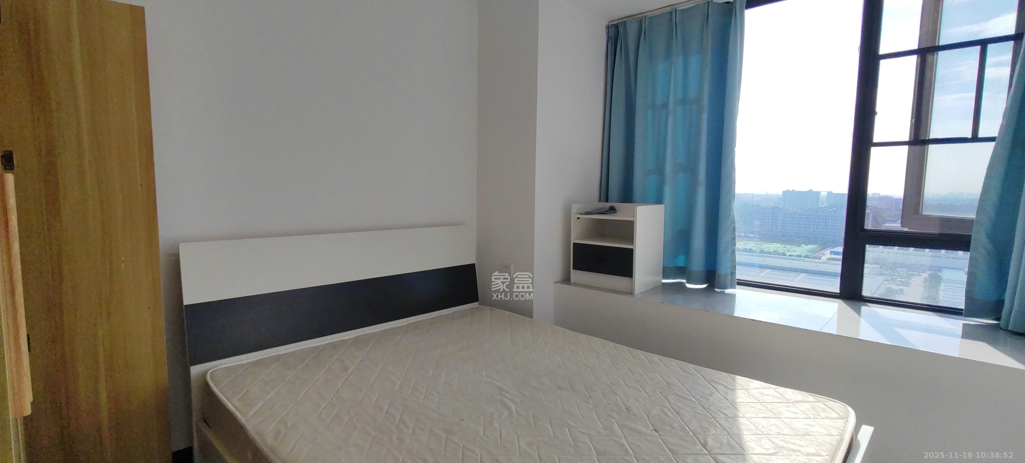 华远海蓝郡  3室2厅2卫    2300.0元/月室内图