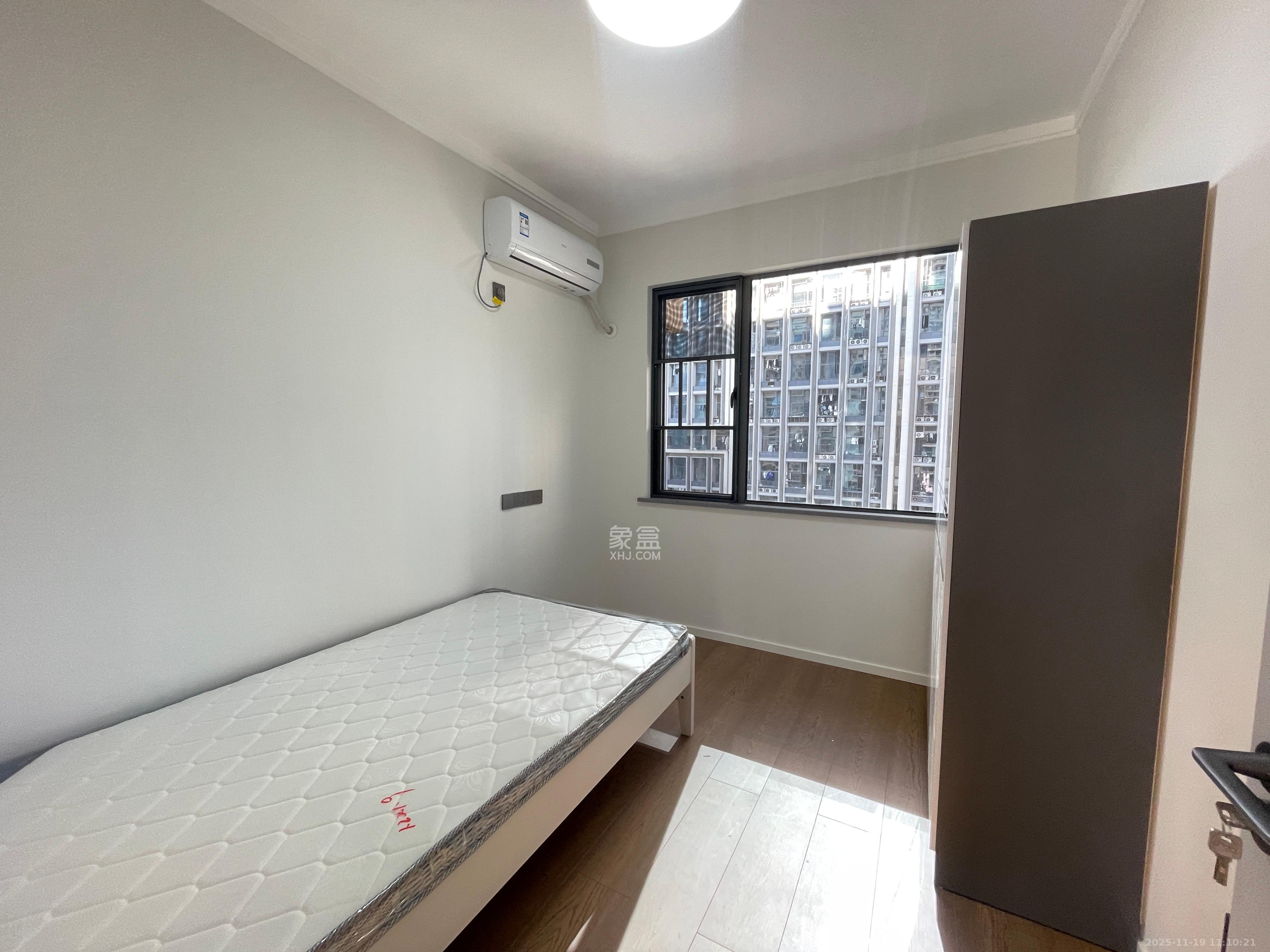 岭福家苑(天心佳苑) 3室2厅2卫 3400.0元/月 岭福家苑(天心佳苑) 3室2厅2卫 3400.0元/月室内图