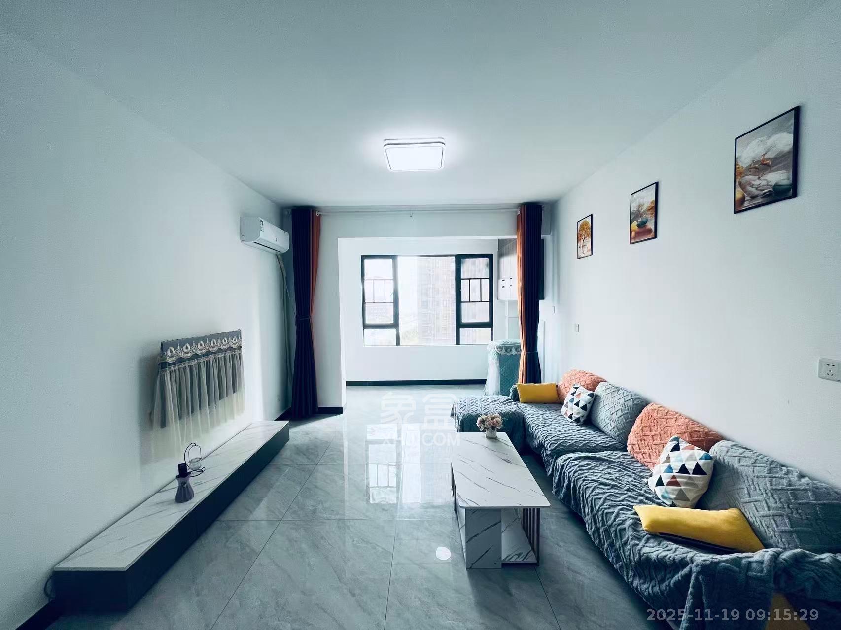 东宜新园  2室2厅1卫    2100.0元/月