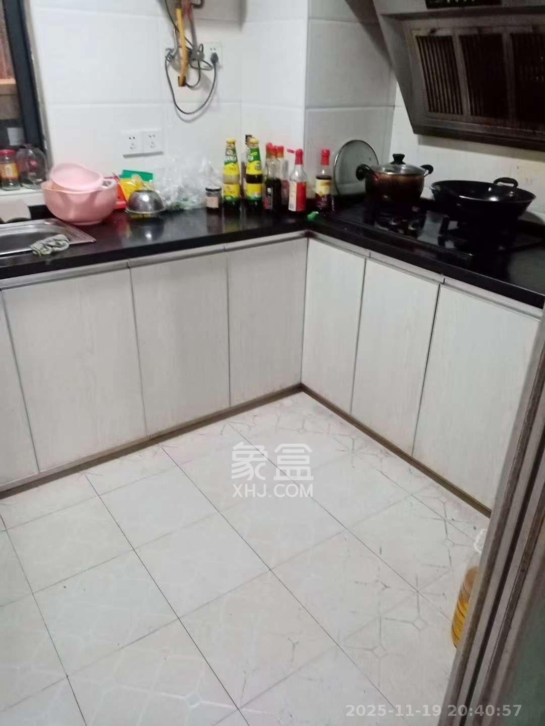 岳华嘉园  2室2厅1卫    1800.0元/月室内图