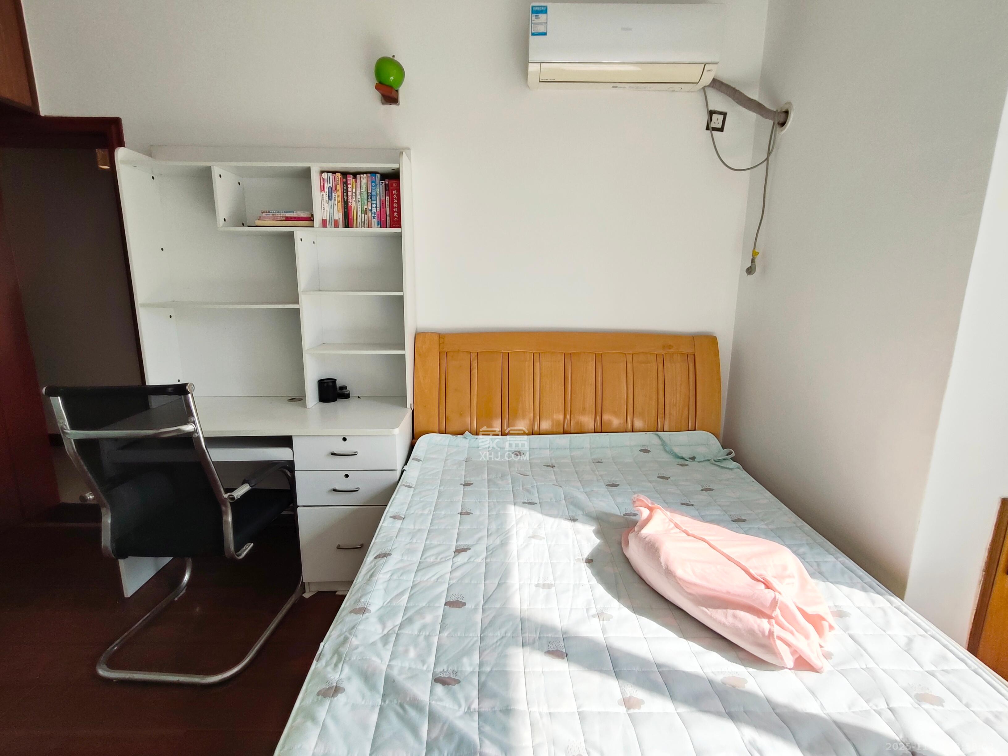 华天LOHO小镇 3室2厅1卫 1600.0元/月 华天LOHO小镇 3室2厅1卫 1600.0元/月室内图