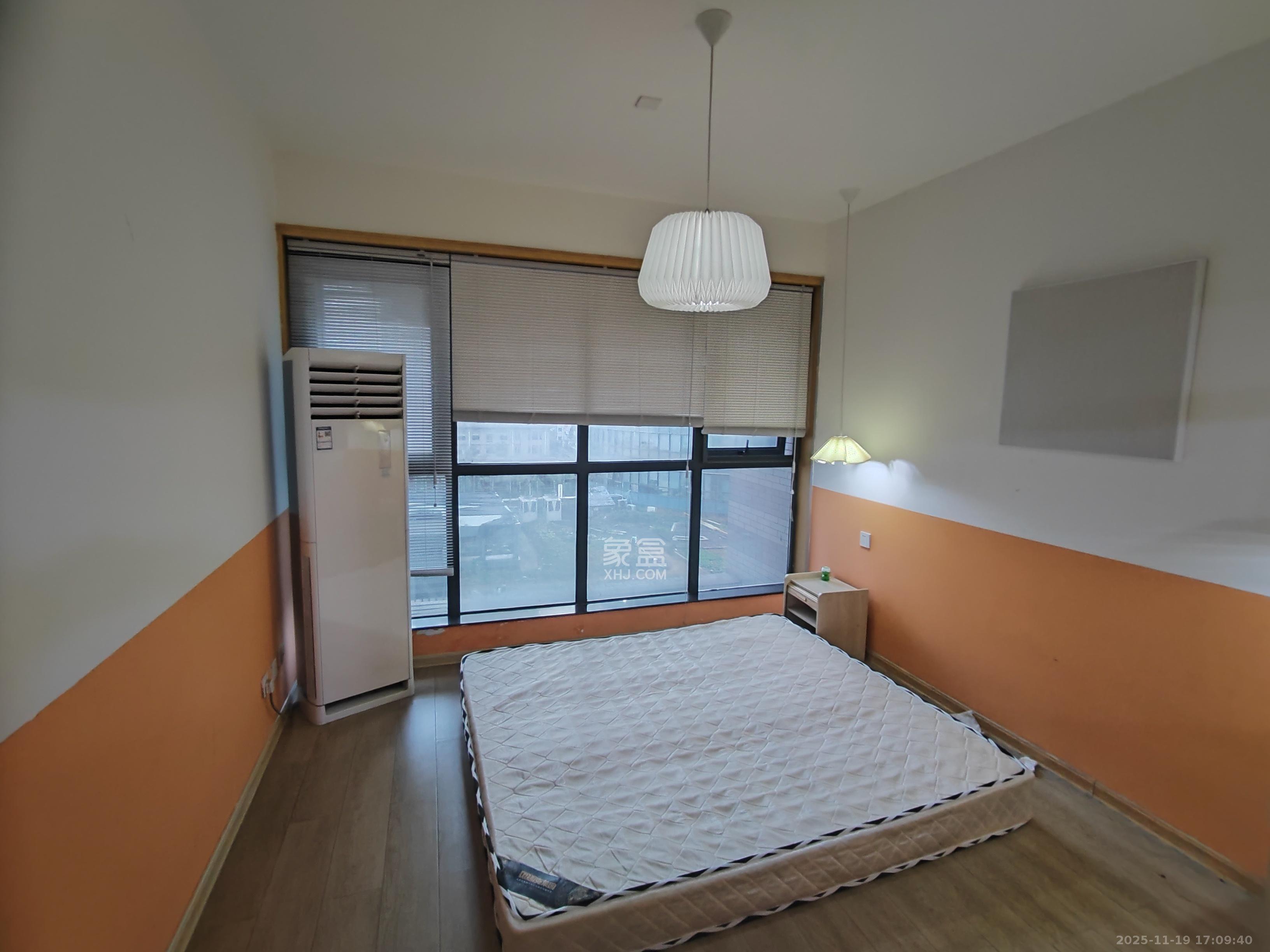 中天广场  2室2厅1卫    3000.0元/月室内图