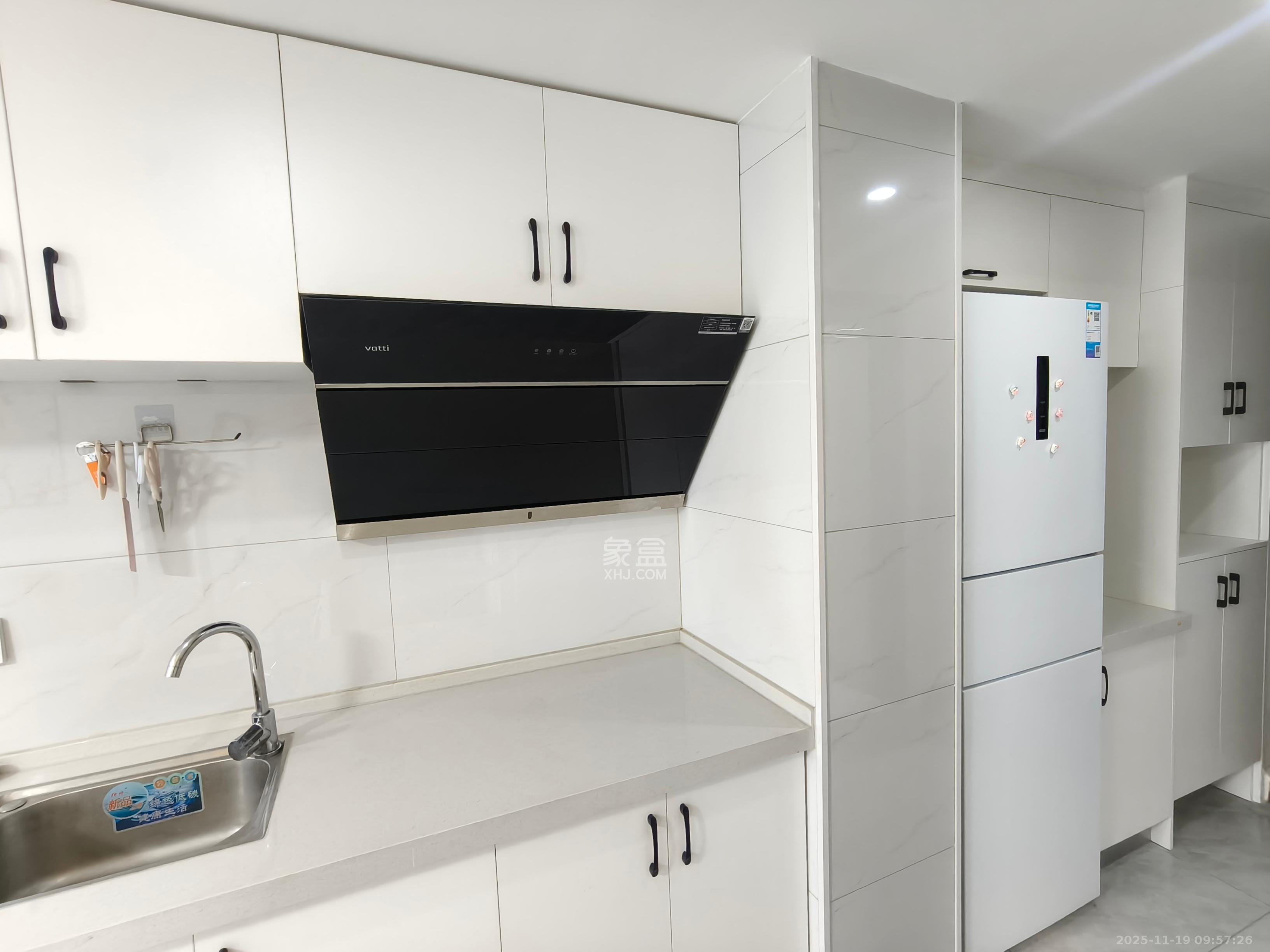 龙湖铂金岛 2室1厅1卫 2400.0元/月 龙湖铂金岛 2室1厅1卫 2400.0元/月室内图