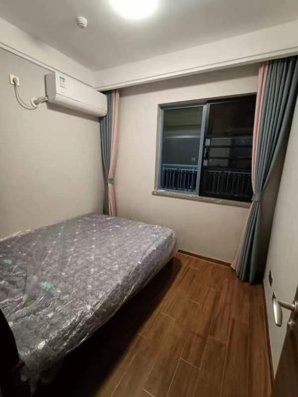 环球100宝龙城  3室2厅2卫    2000.0元/月室内图