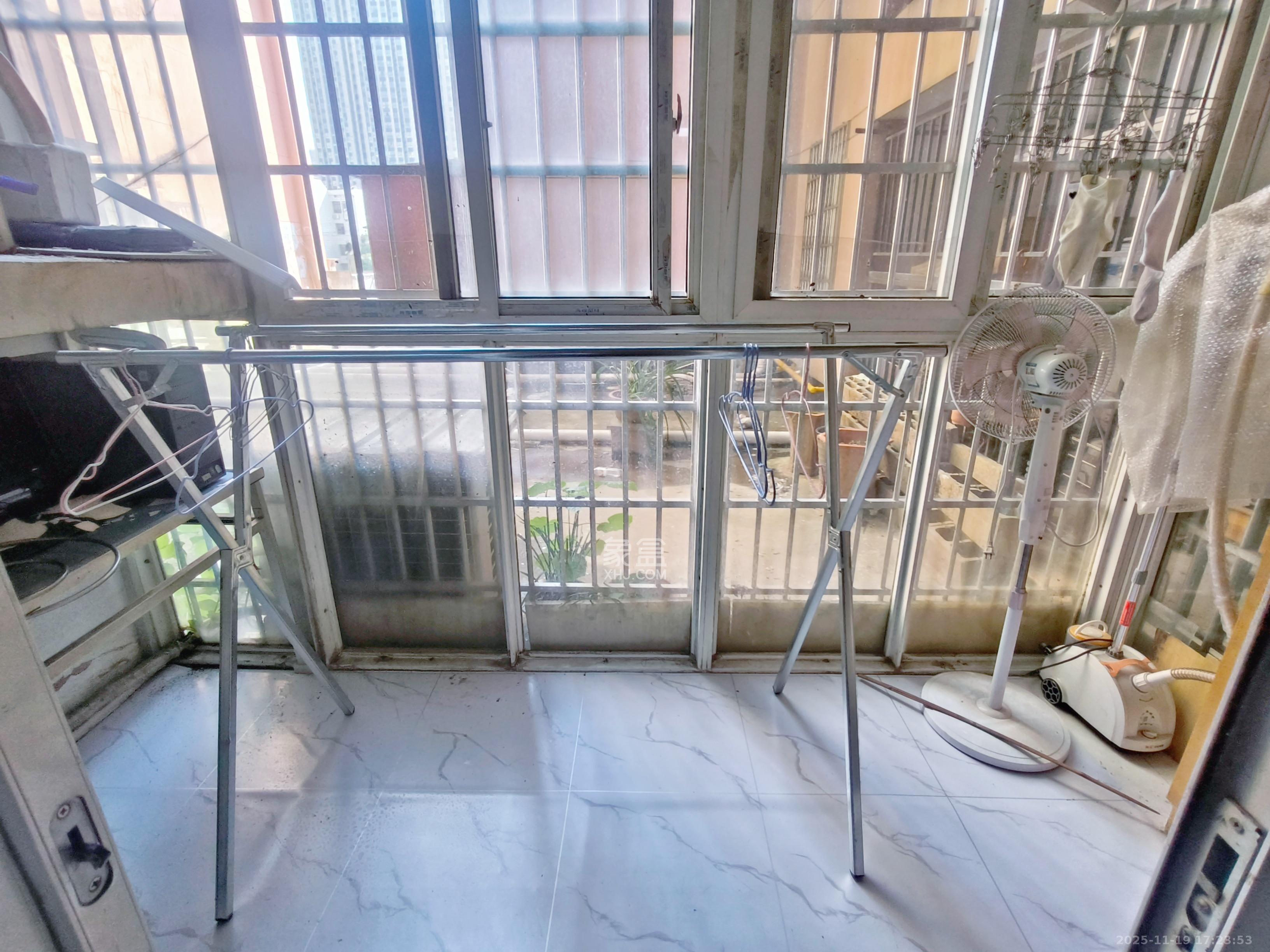 枫林美景 2室2厅1卫 2000.0元/月 枫林美景 2室2厅1卫 2000.0元/月室内图