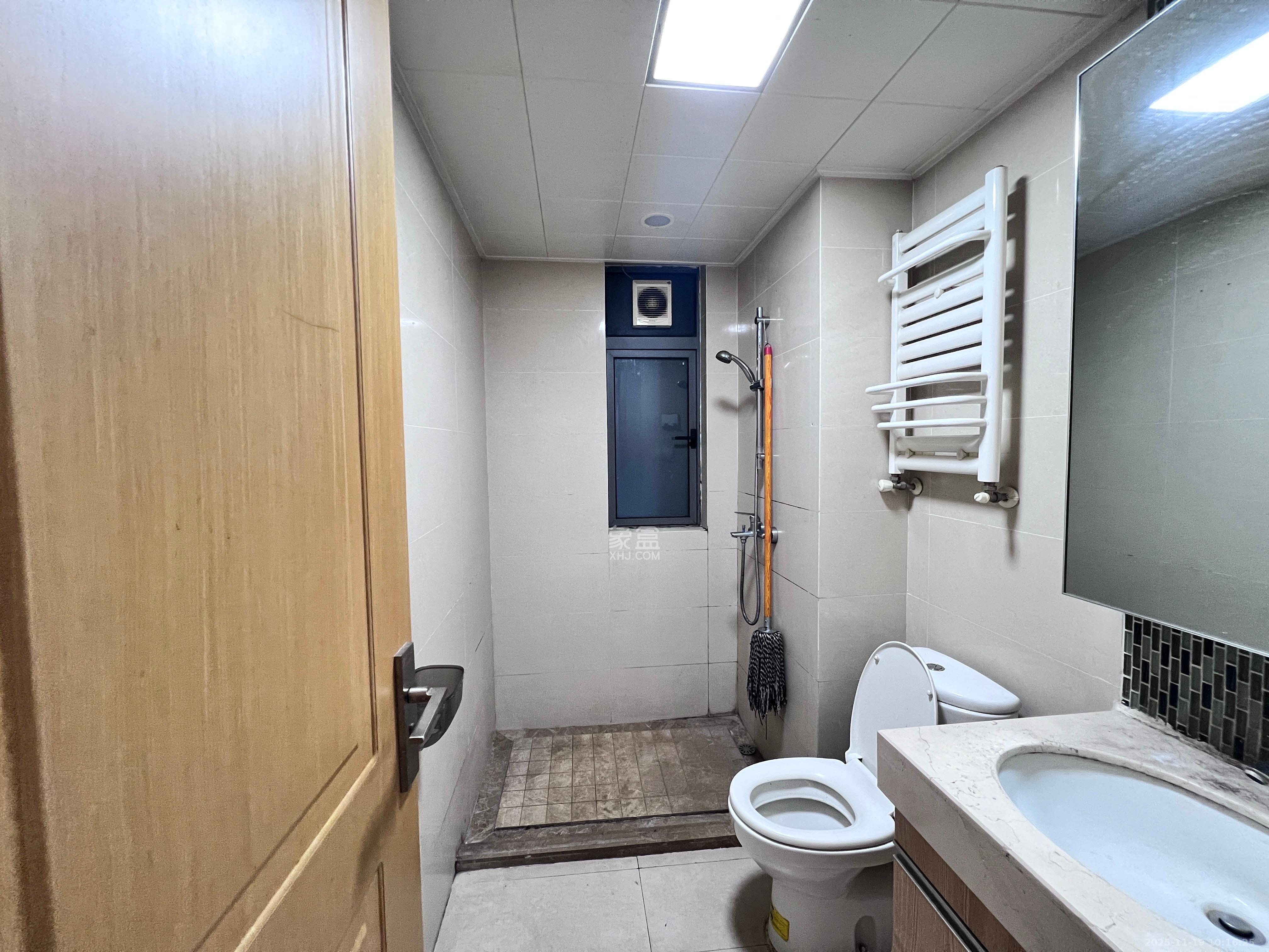 珠江郦城探香里 3室2厅1卫 2200.0元/月 珠江郦城探香里 3室2厅1卫 2200.0元/月室内图