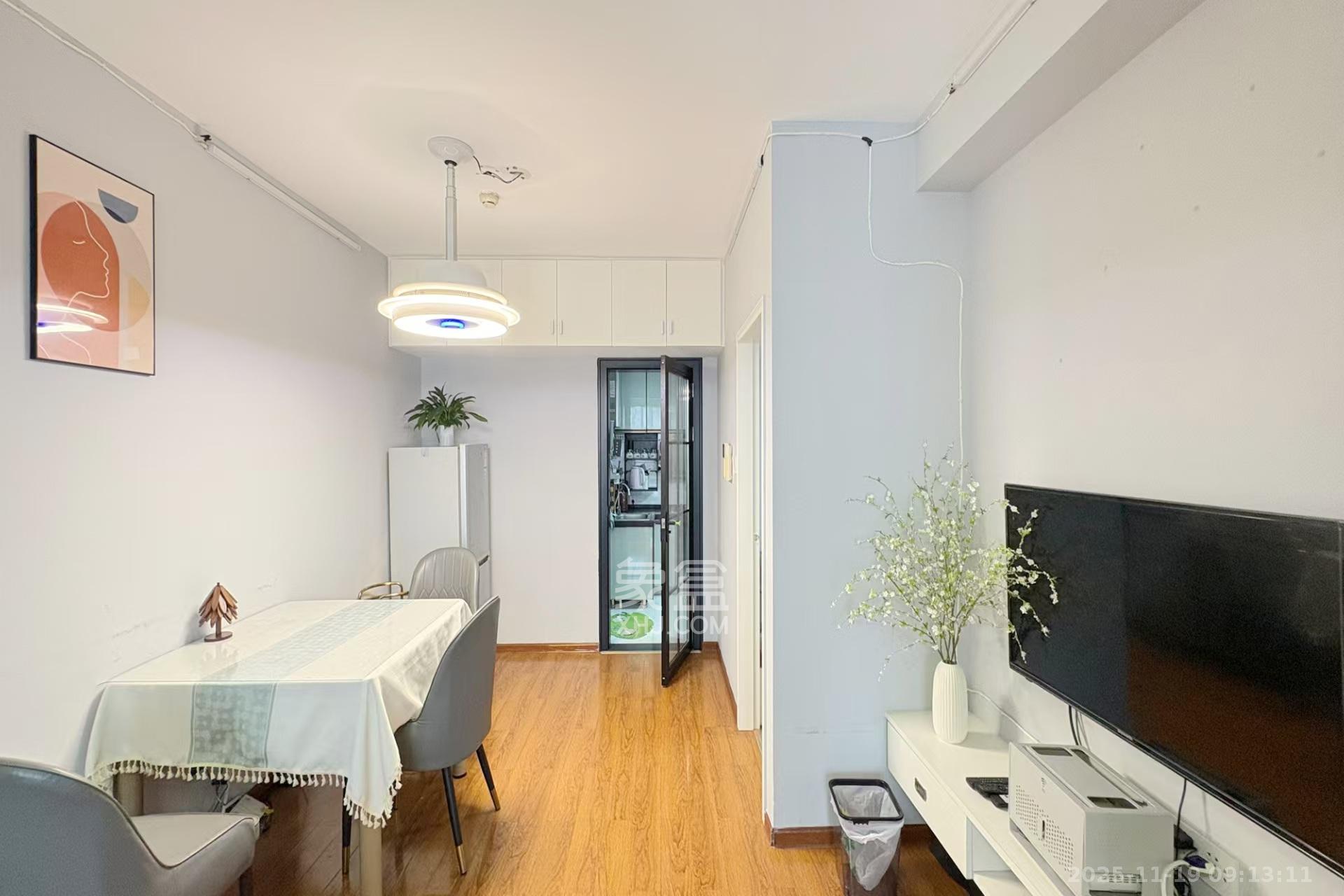 少帅府  1室1厅1卫    2200.0元/月室内图