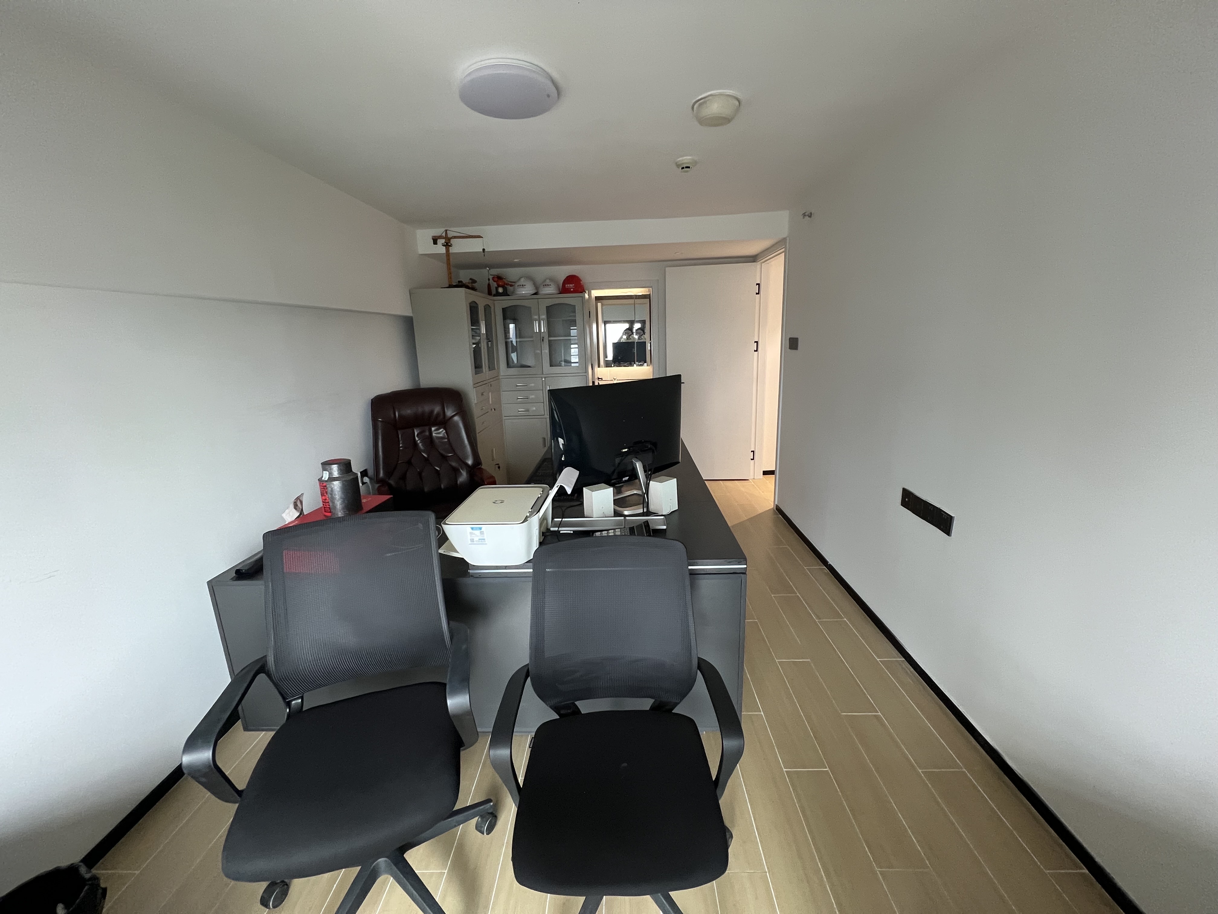 海航豪庭南苑  1室0厅2卫    2700.0元/月室内图1