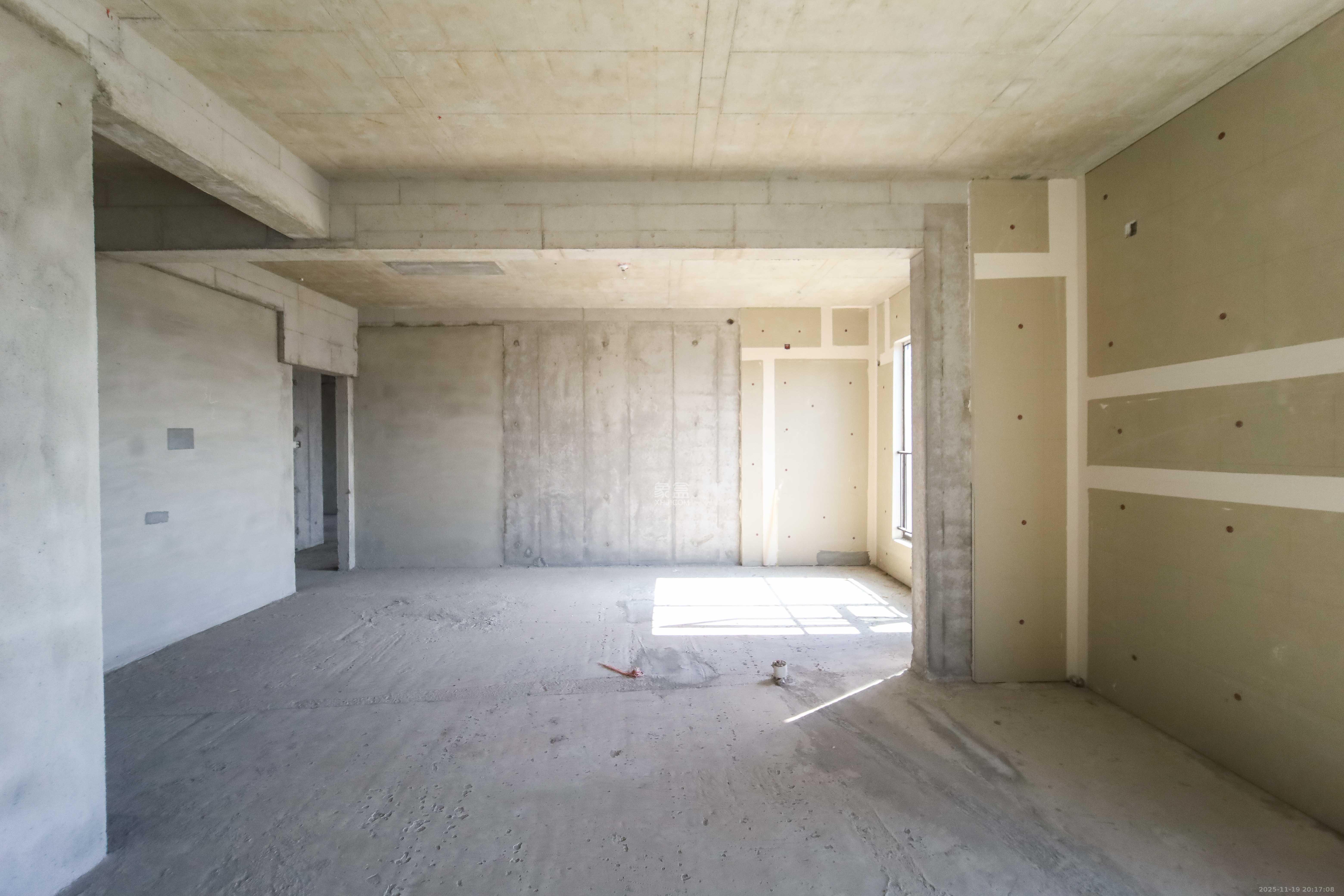 湘林熙水豪庭  4室2厅2卫    240.0万卧室