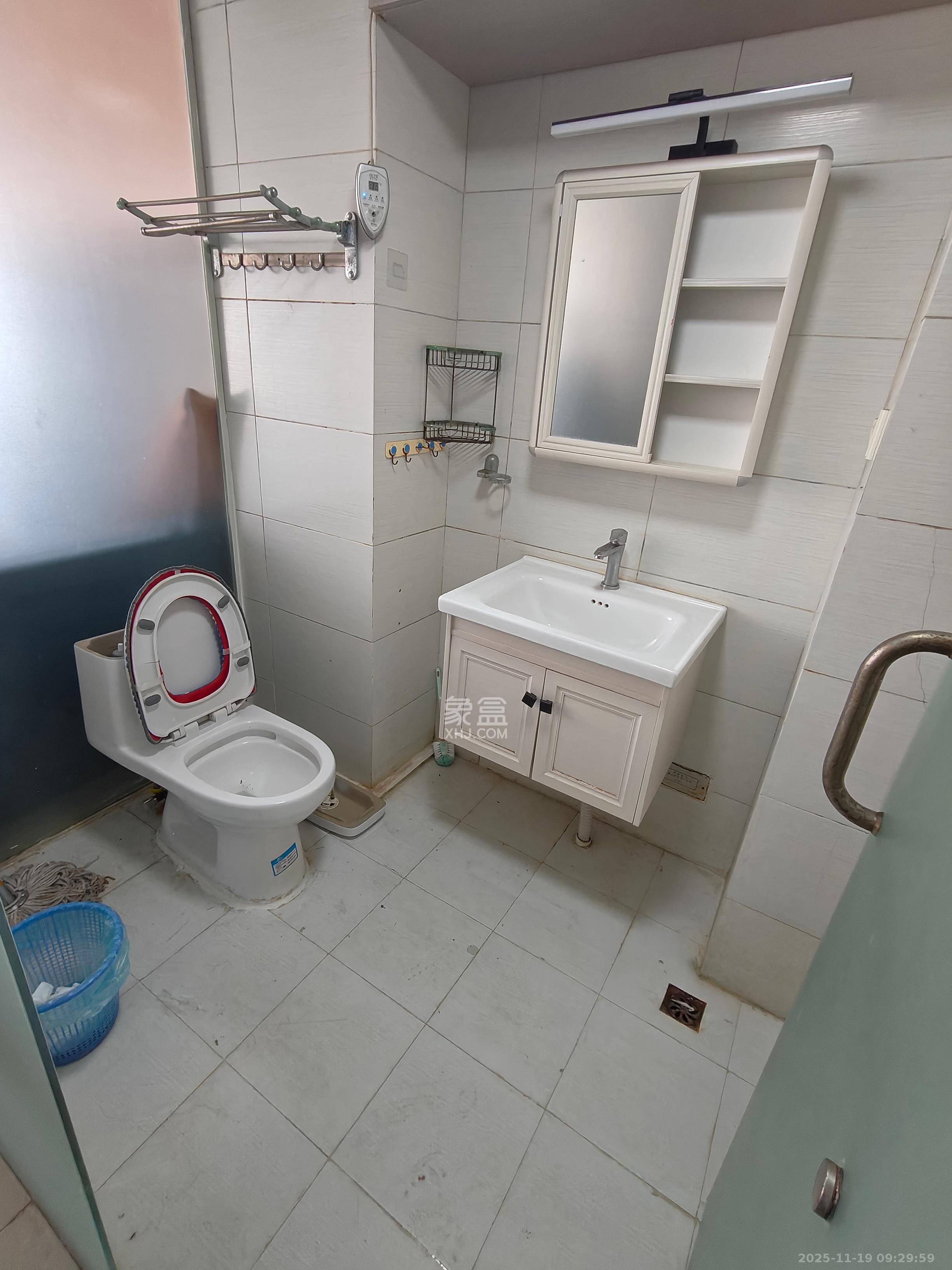 颐美会现代城 1室1厅1卫 1300.0元/月 颐美会现代城 1室1厅1卫 1300.0元/月室内图