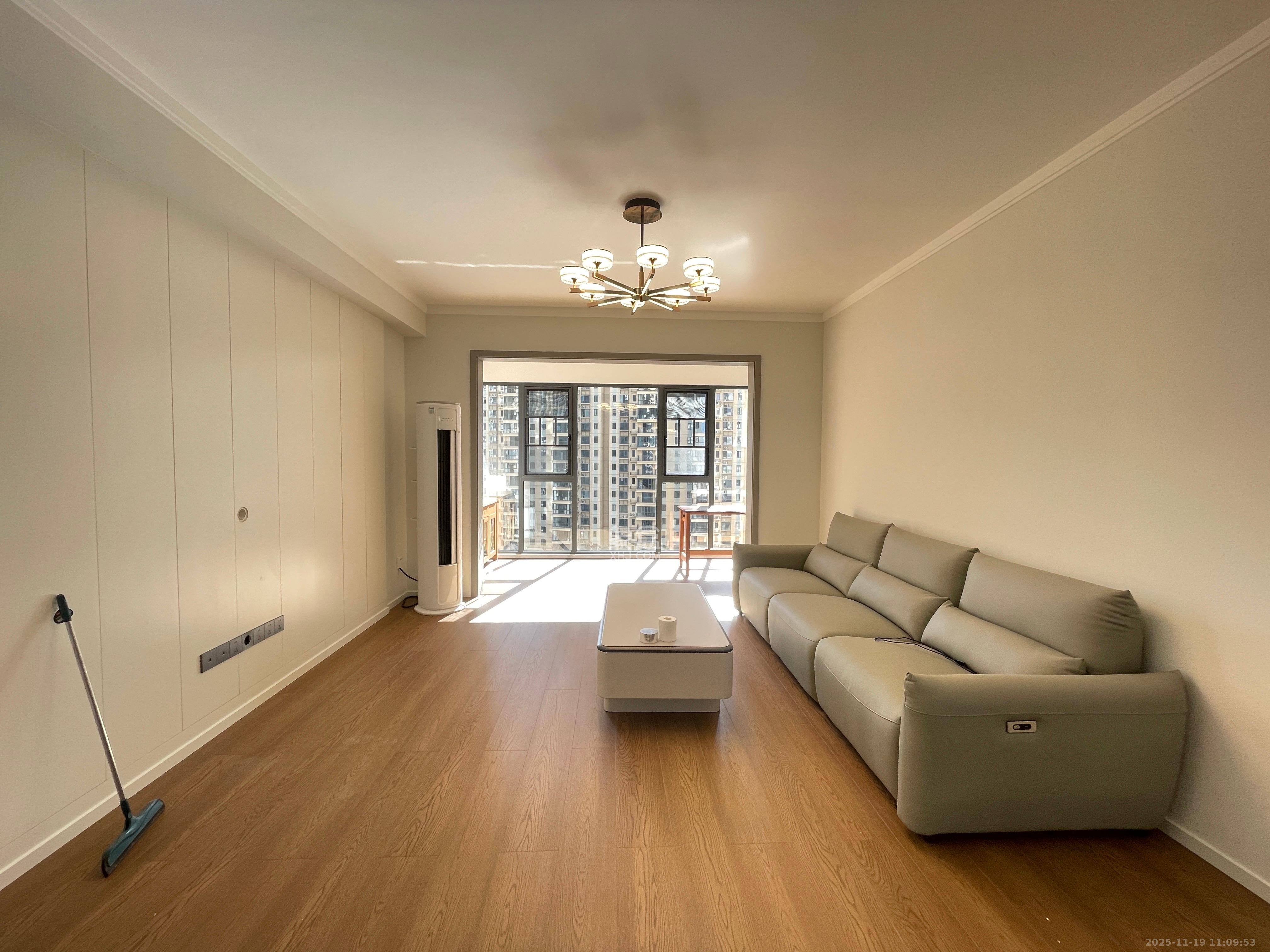 岭福家苑（天心佳苑）  3室2厅2卫    3400.0元/月