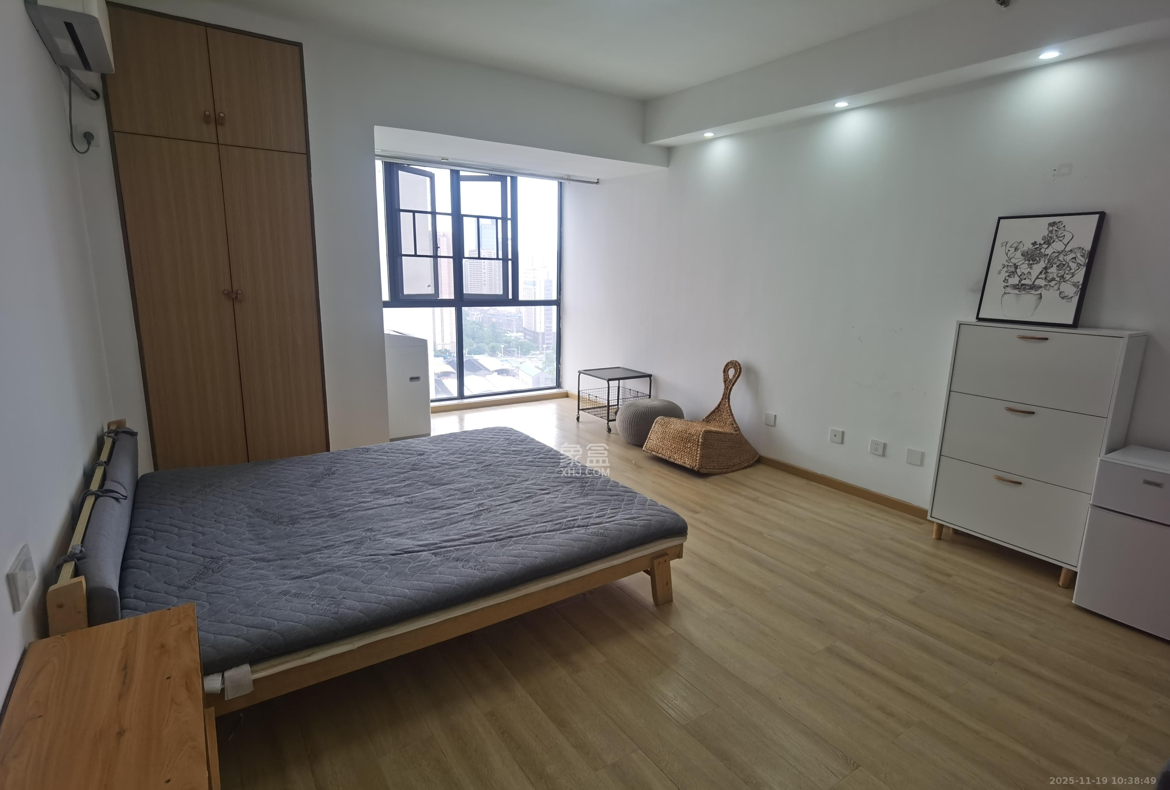 中交里城  1室1厅1卫    1500.0元/月室内图