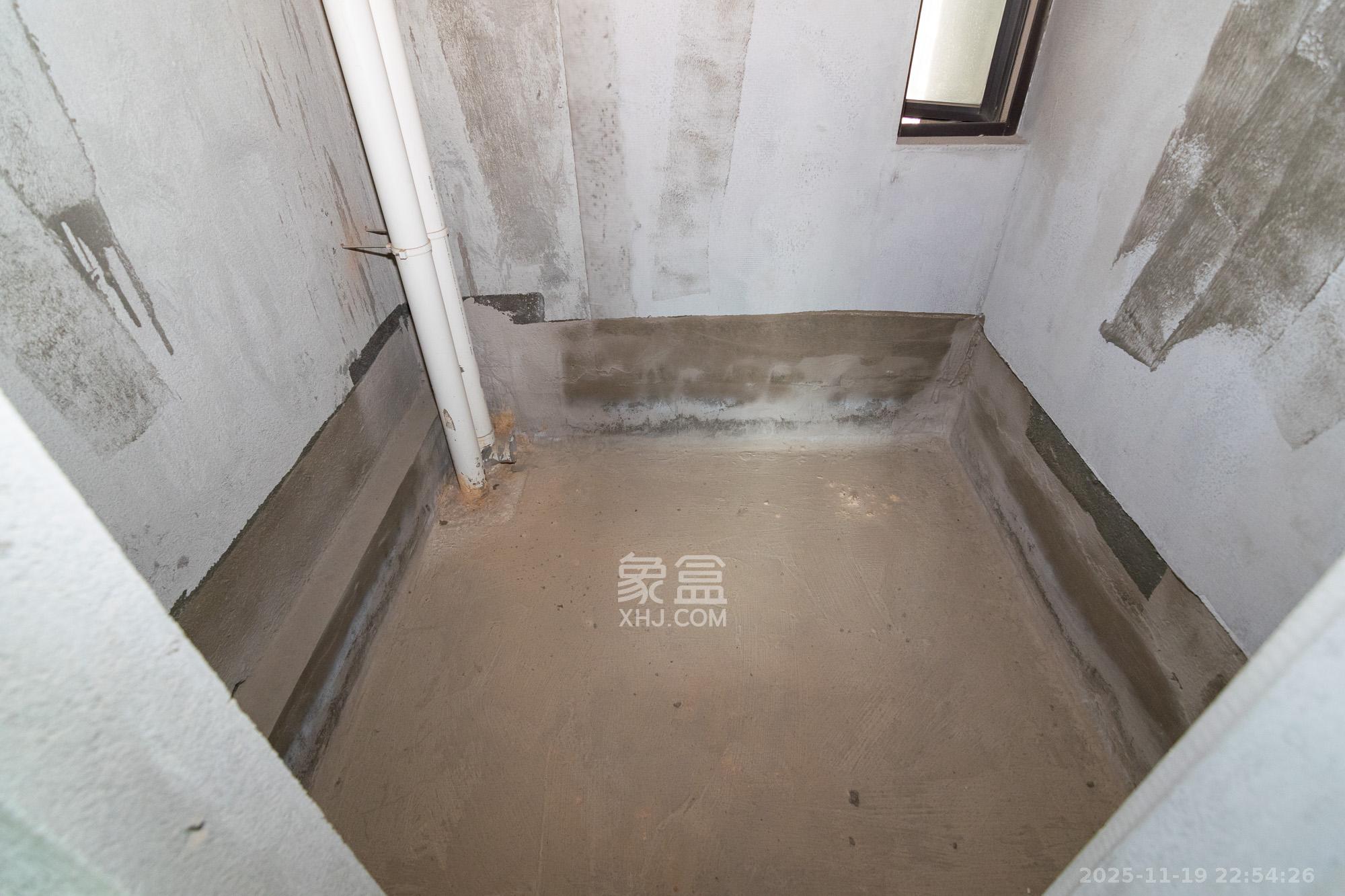 大汉汉府一期  4室2厅2卫    68.0万卫生间