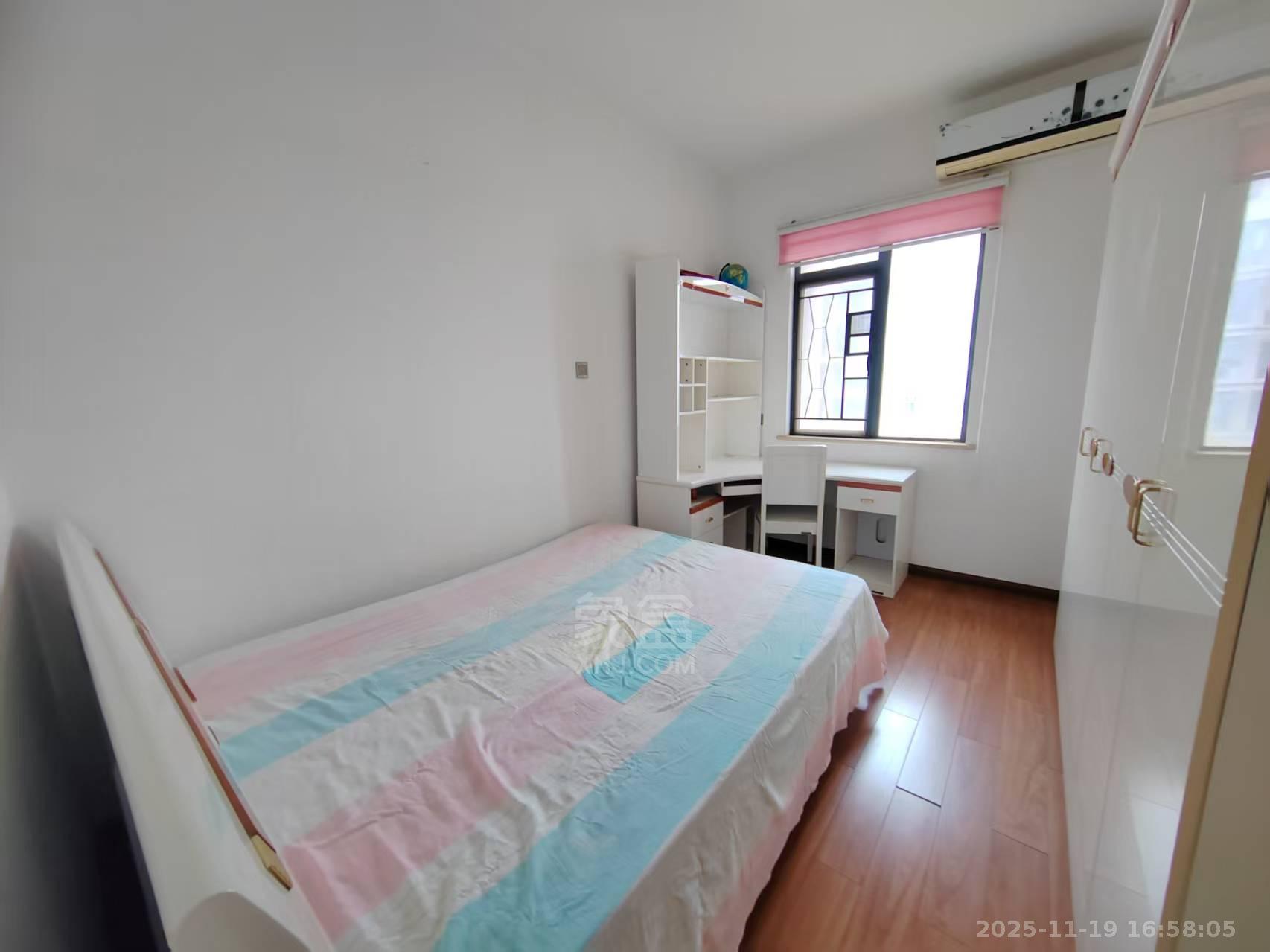 流金岁月-华晨国际  4室2厅2卫    2300.0元/月室内图