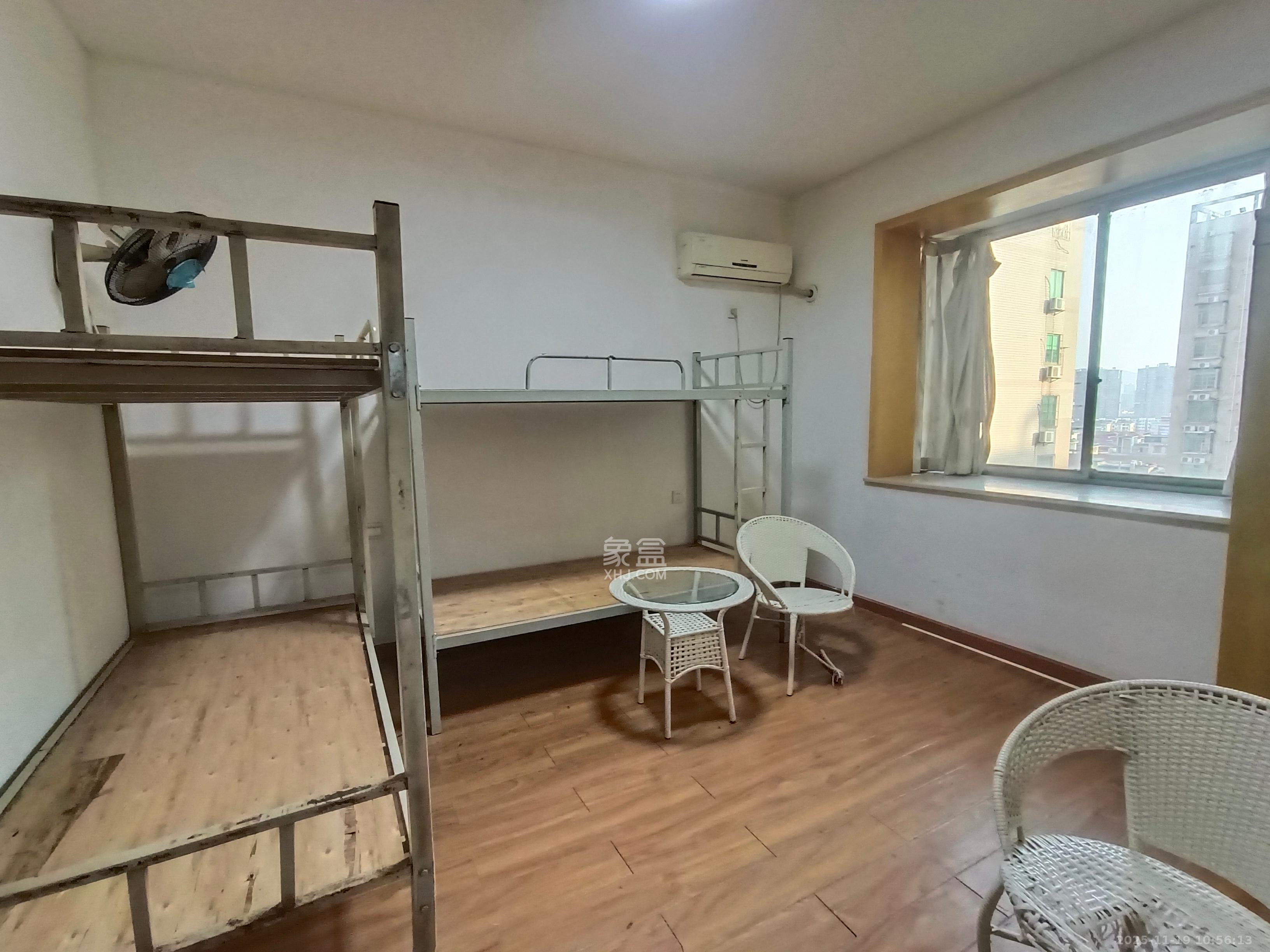 时代天骄  4室2厅2卫    2300.0元/月室内图