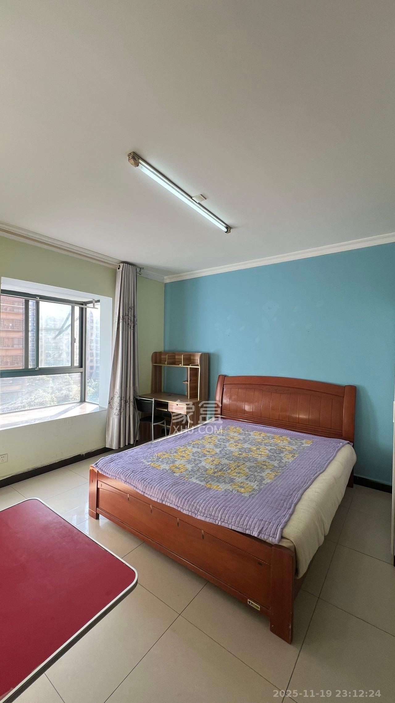 岳华嘉园  1室1厅1卫    900.0元/月