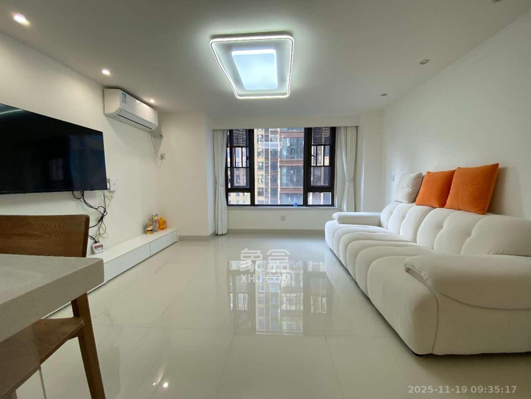 世茂璀璨天城公寓 2室1厅1卫 2600.0元/月 世茂璀璨天城公寓 2室1厅1卫 2600.0元/月室内图