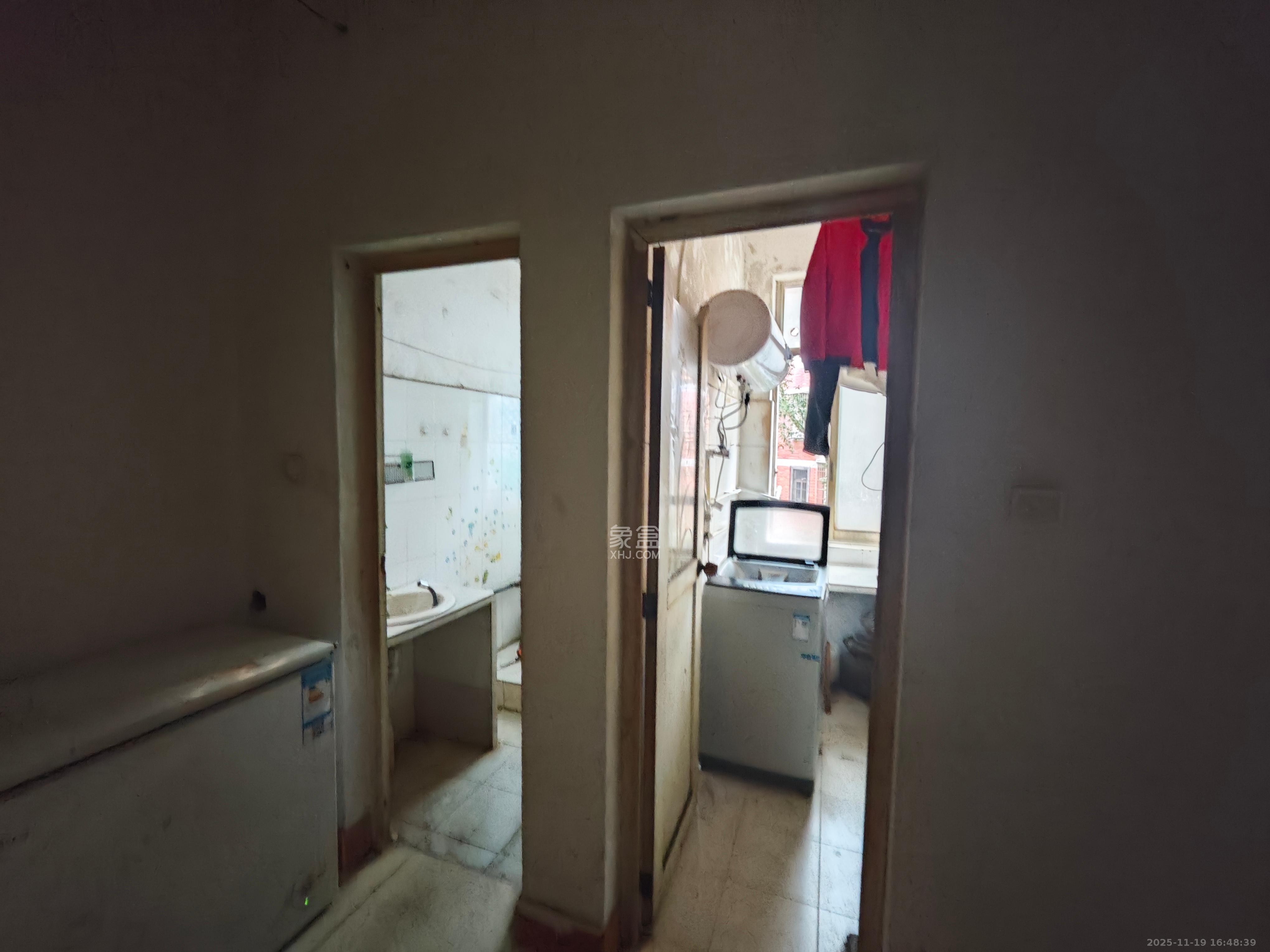 山水人家一二期   105.13㎡      2500.0元/月室内图