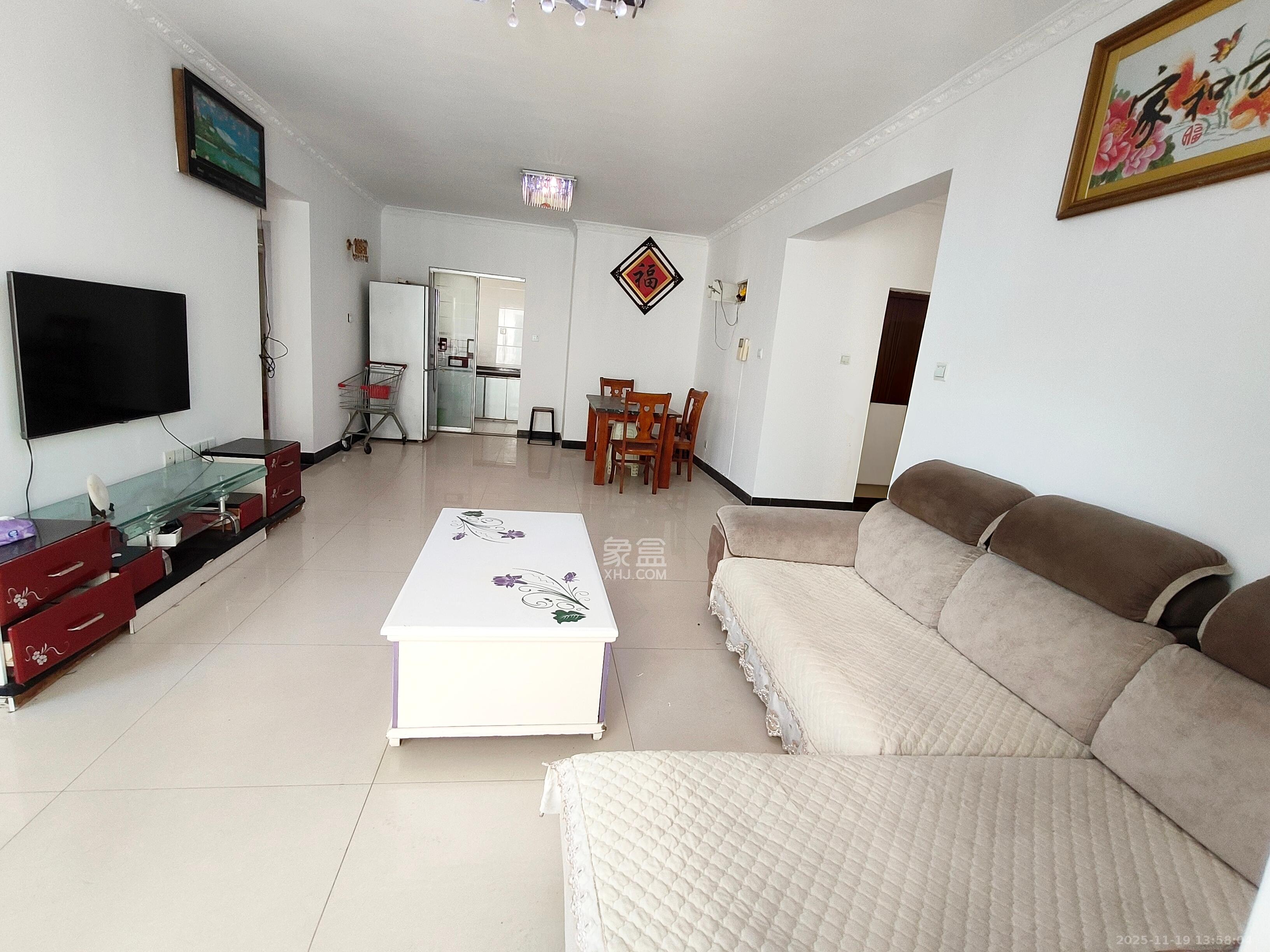 华天LOHO小镇  3室2厅1卫    1600.0元/月室内图