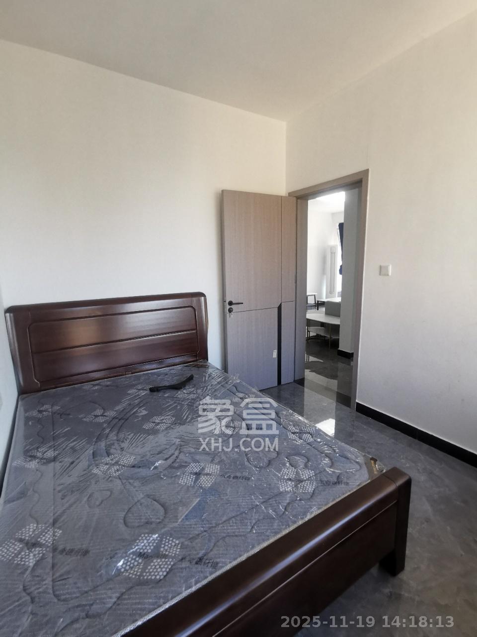 会展三润城  3室2厅2卫    1800.0元/月室内图