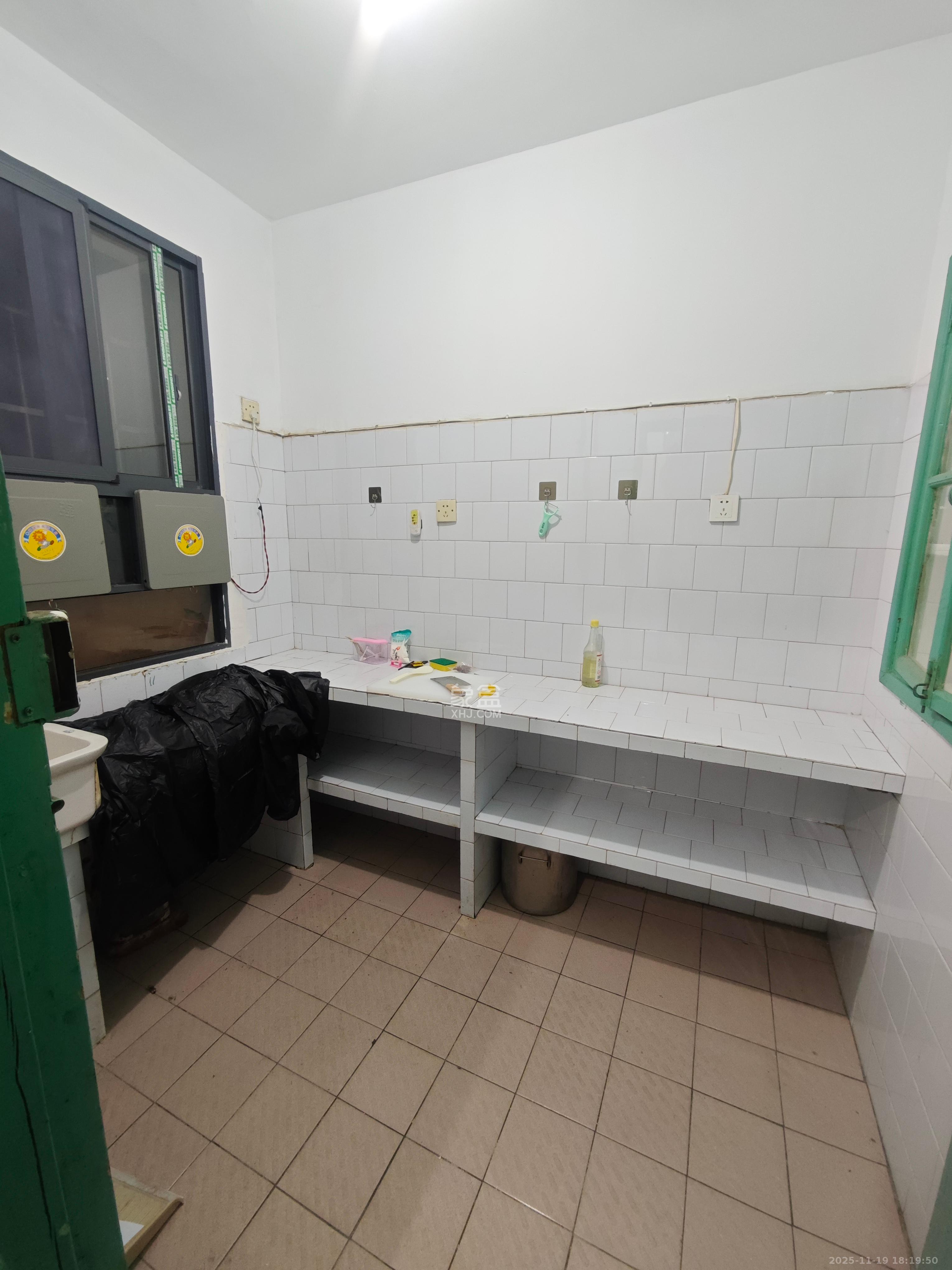 湘绣研究所南院  2室1厅1卫    1700.0元/月室内图