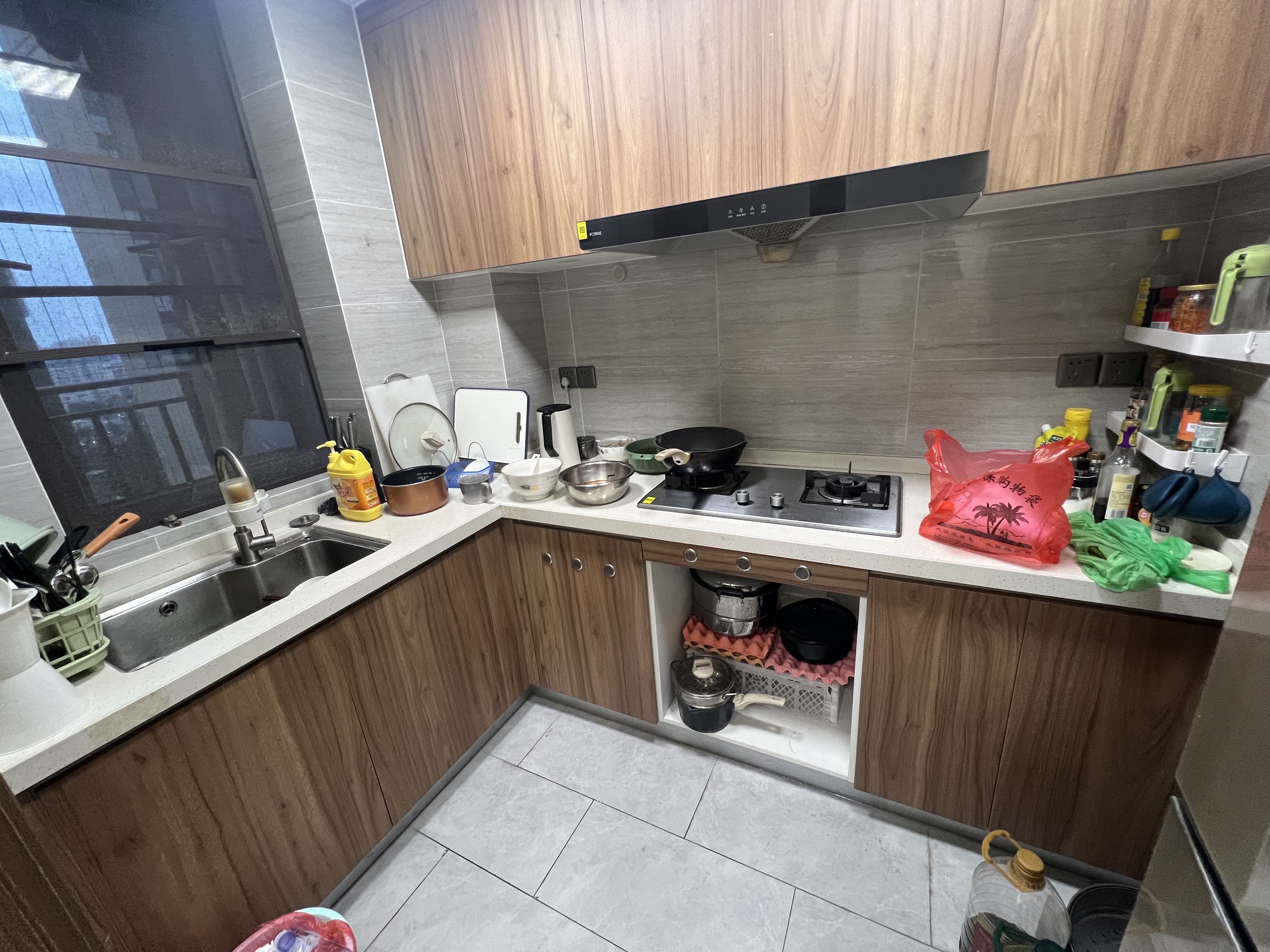 海航豪庭南苑 3室2厅2卫 5000.0元/月 海航豪庭南苑 3室2厅2卫 5000.0元/月室内图