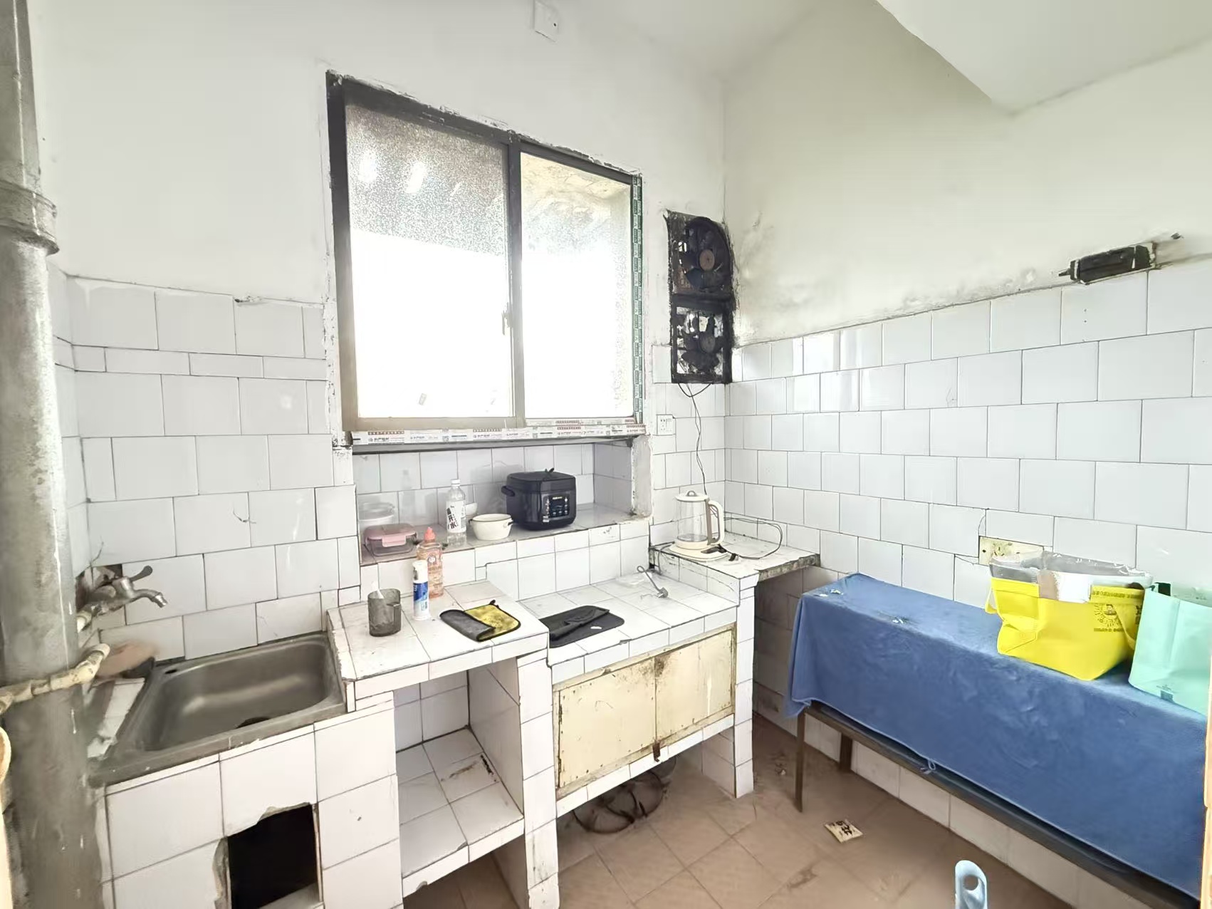 滨湖柴油机厂家属楼  1室1厅1卫   14.50万室内图