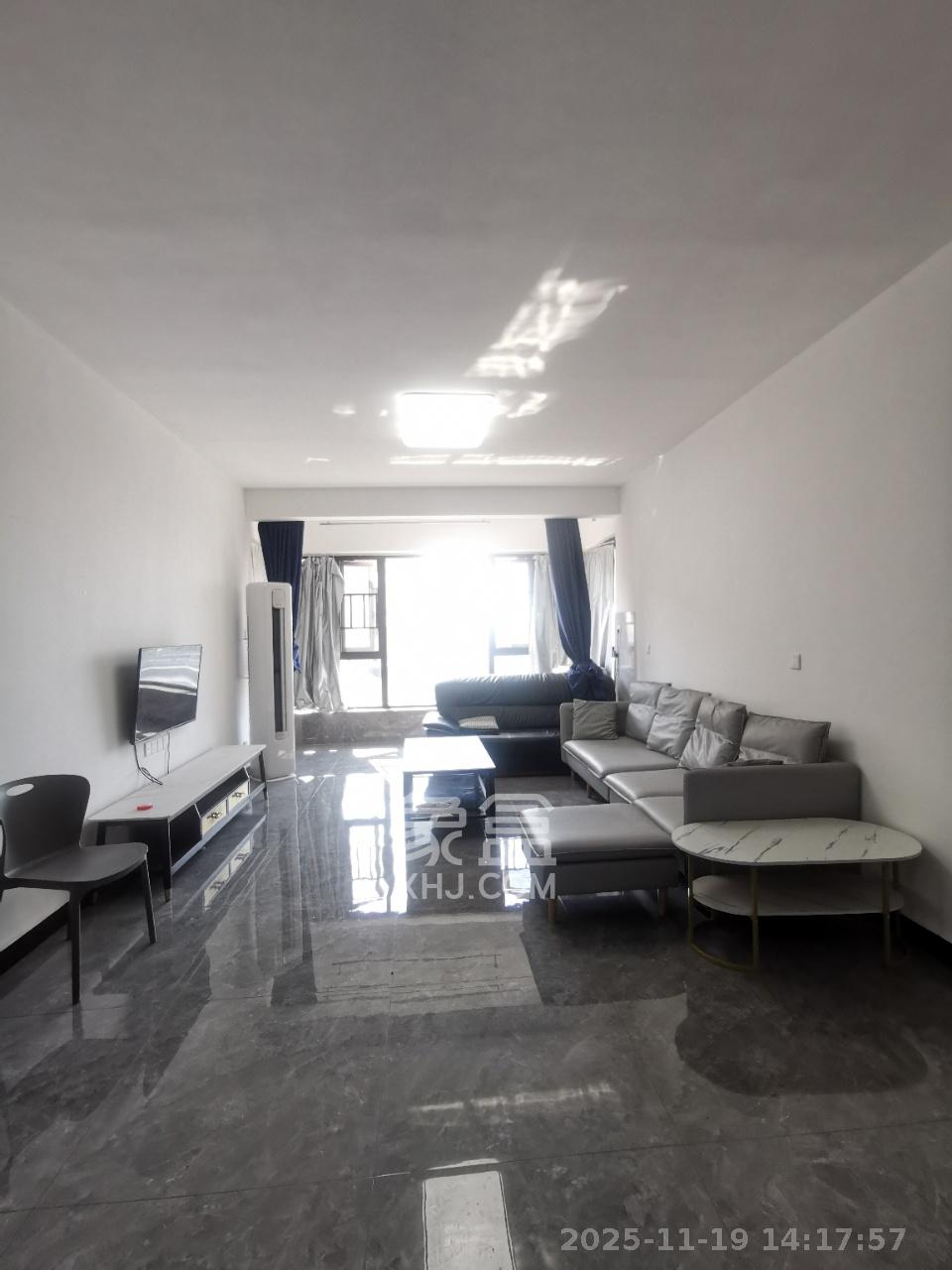 会展三润城  3室2厅2卫    1800.0元/月室内图