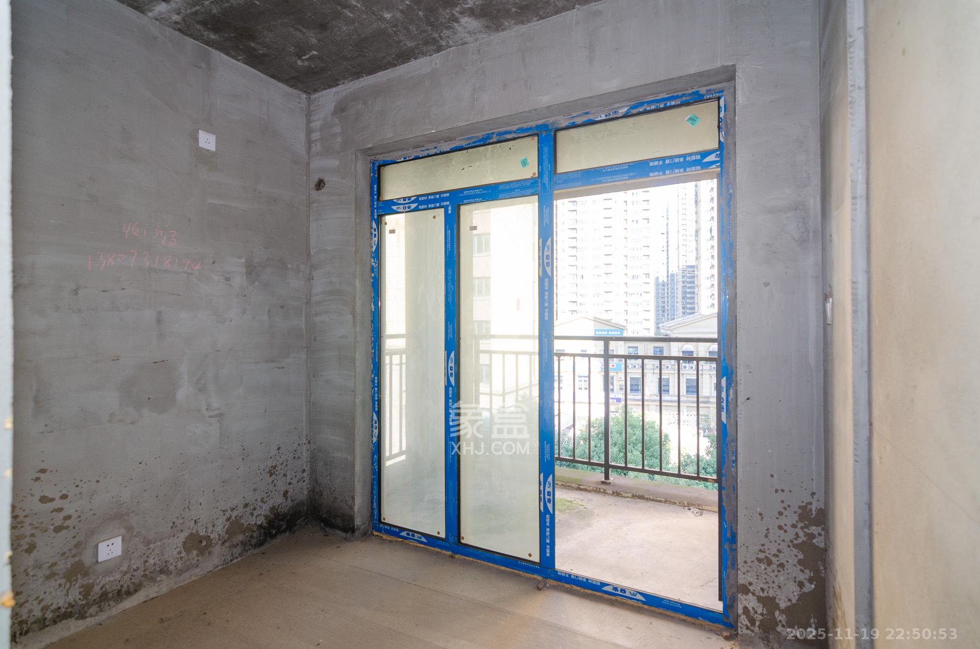 澳海谷山府 5室2厅2卫 120.0万 澳海谷山府 5室2厅2卫 120.0万卧室