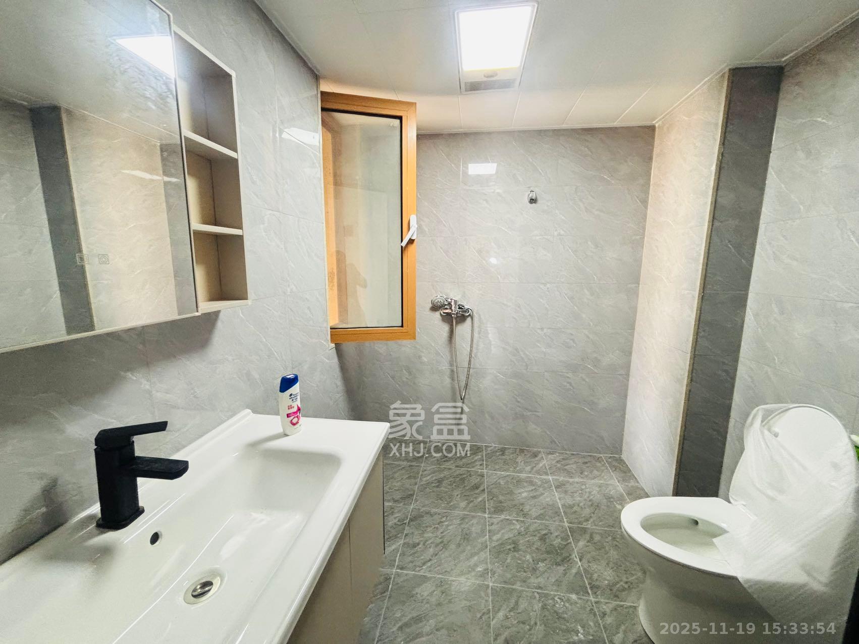 世嘉国际华城  2室2厅1卫    2800.0元/月室内图