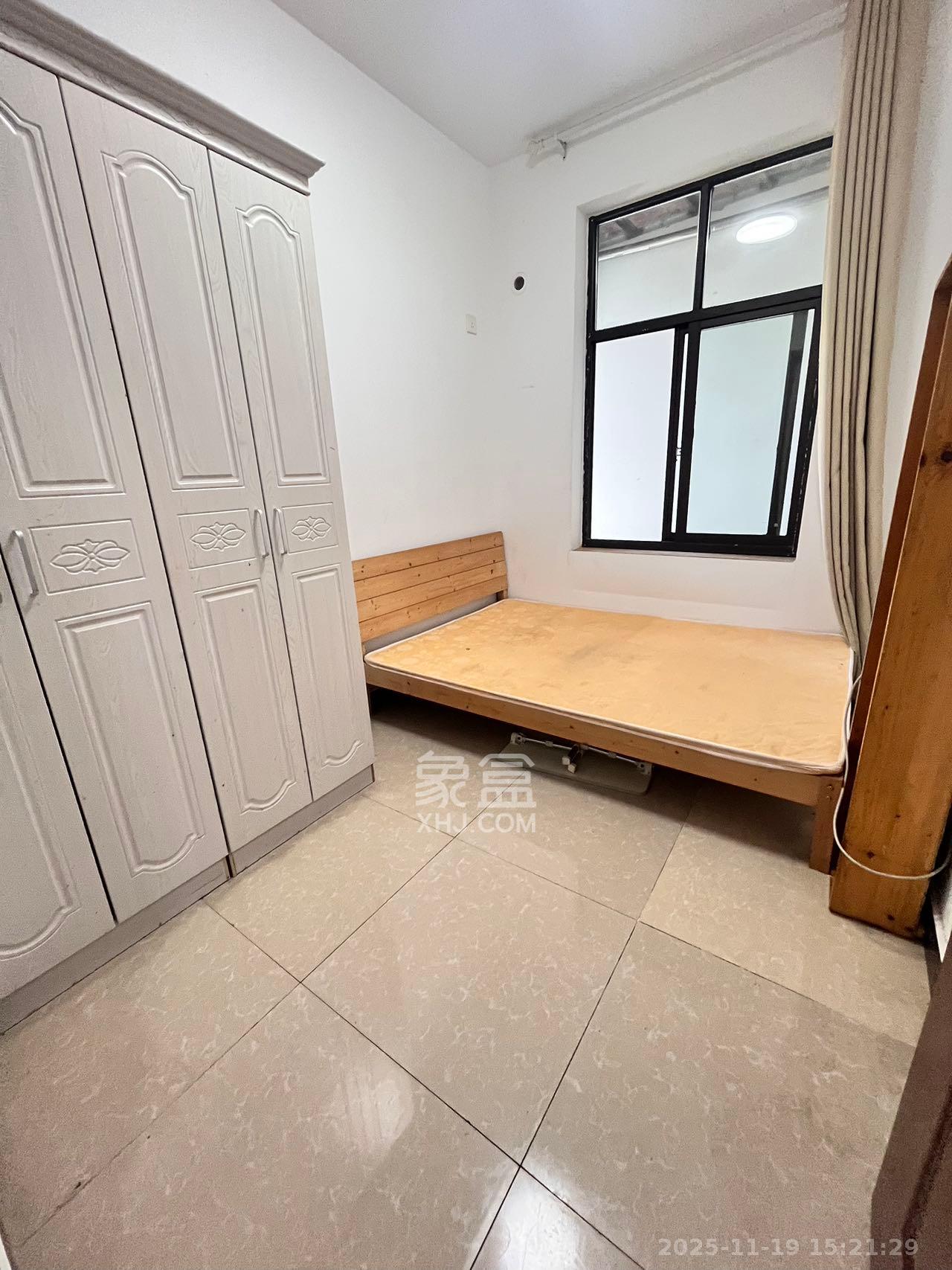 卓越蔚蓝城邦 3室2厅1卫 1800.0元/月 卓越蔚蓝城邦 3室2厅1卫 1800.0元/月室内图