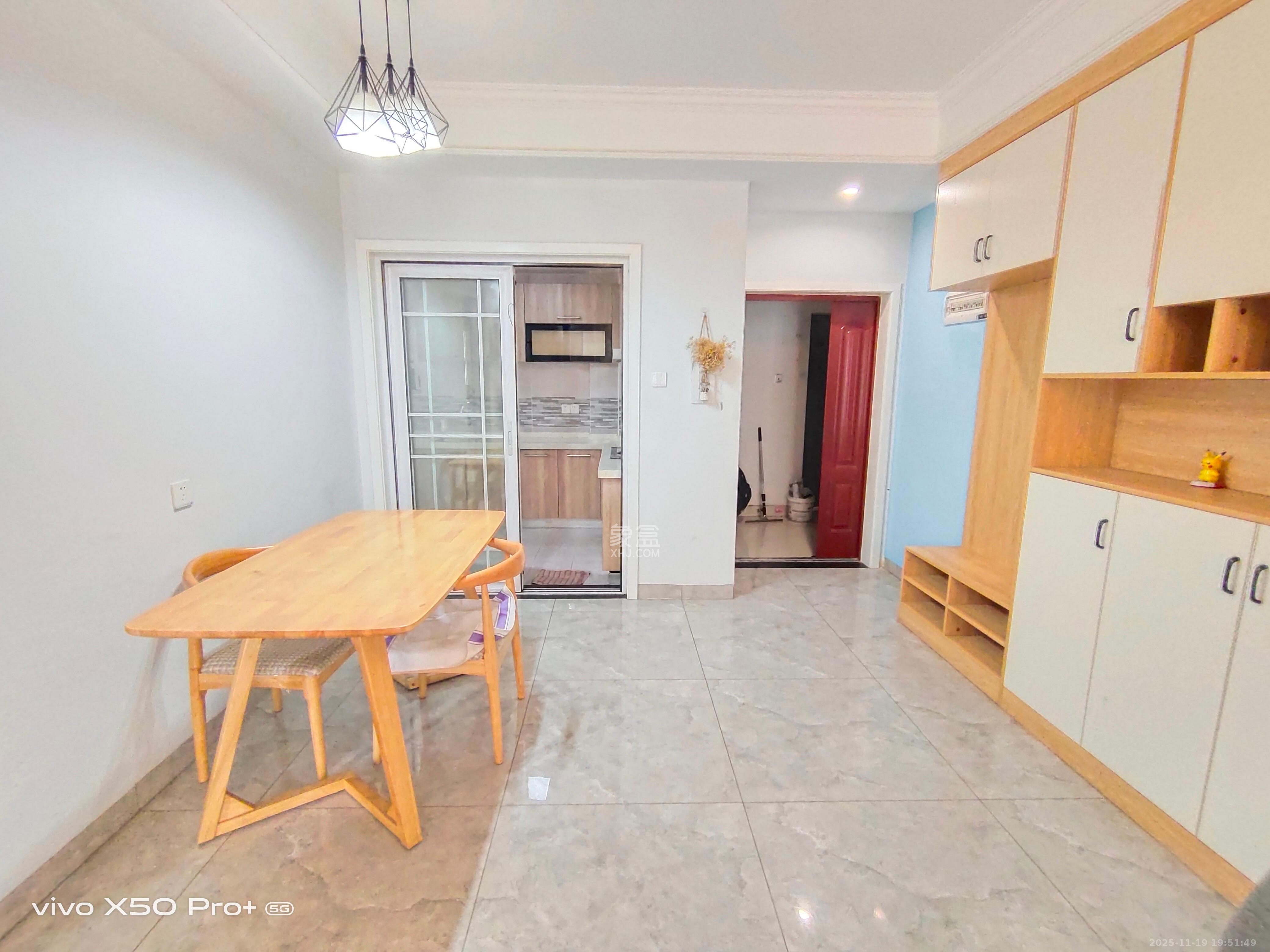 嘉顺苑  2室1厅1卫    1900.0元/月室内图