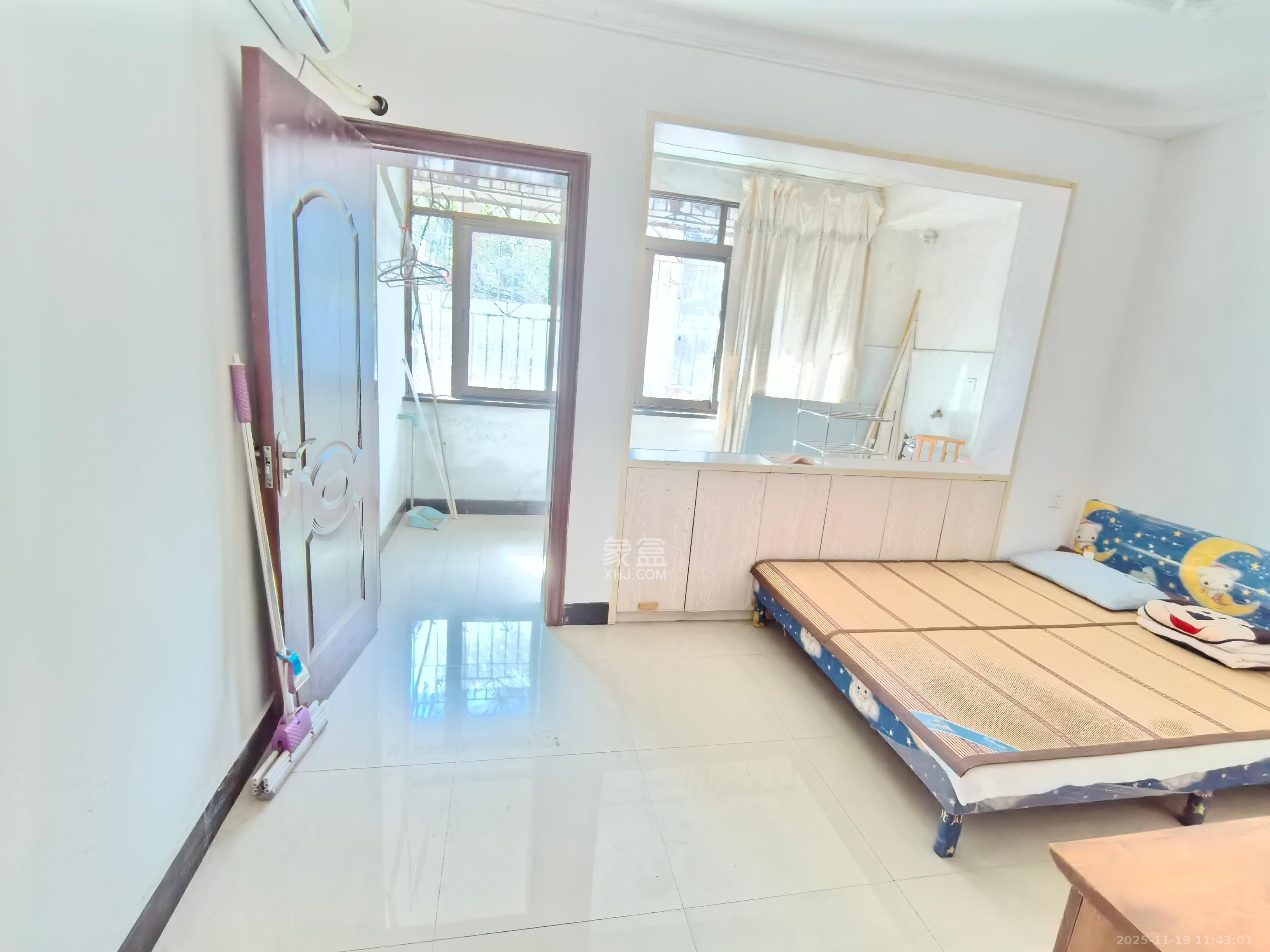 建华综合楼  3室1厅1卫    1500.0元/月室内图