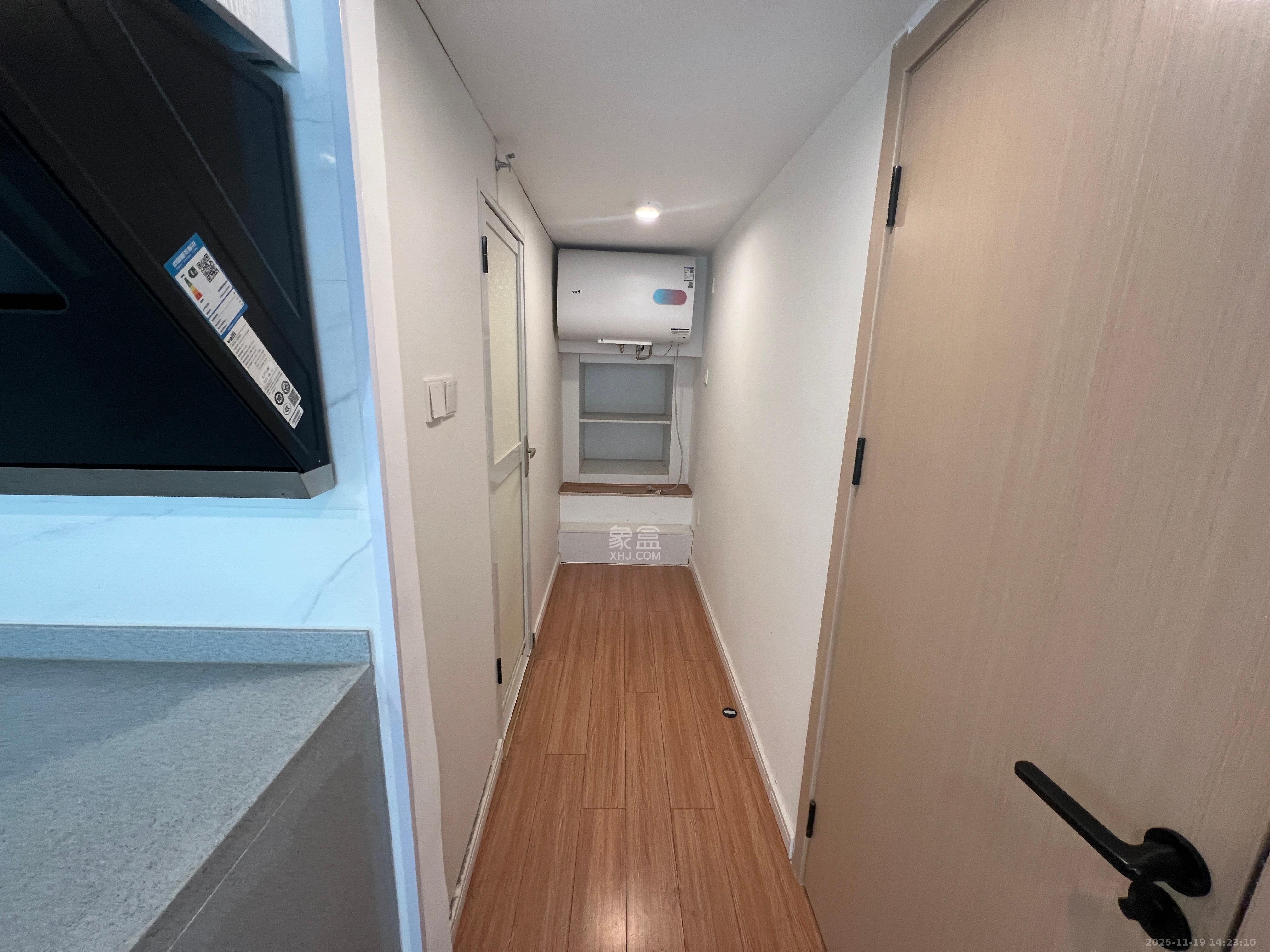 卓越江岸 1室0厅0卫 1100.0元/月 卓越江岸 1室0厅0卫 1100.0元/月室内图