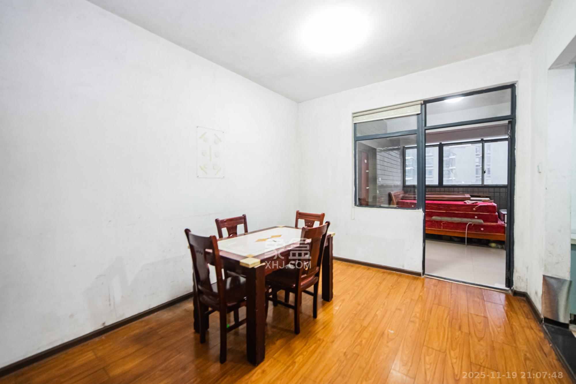 湘江世纪城聚江苑 3室2厅2卫 108.0万 湘江世纪城聚江苑 3室2厅2卫 108.0万客厅