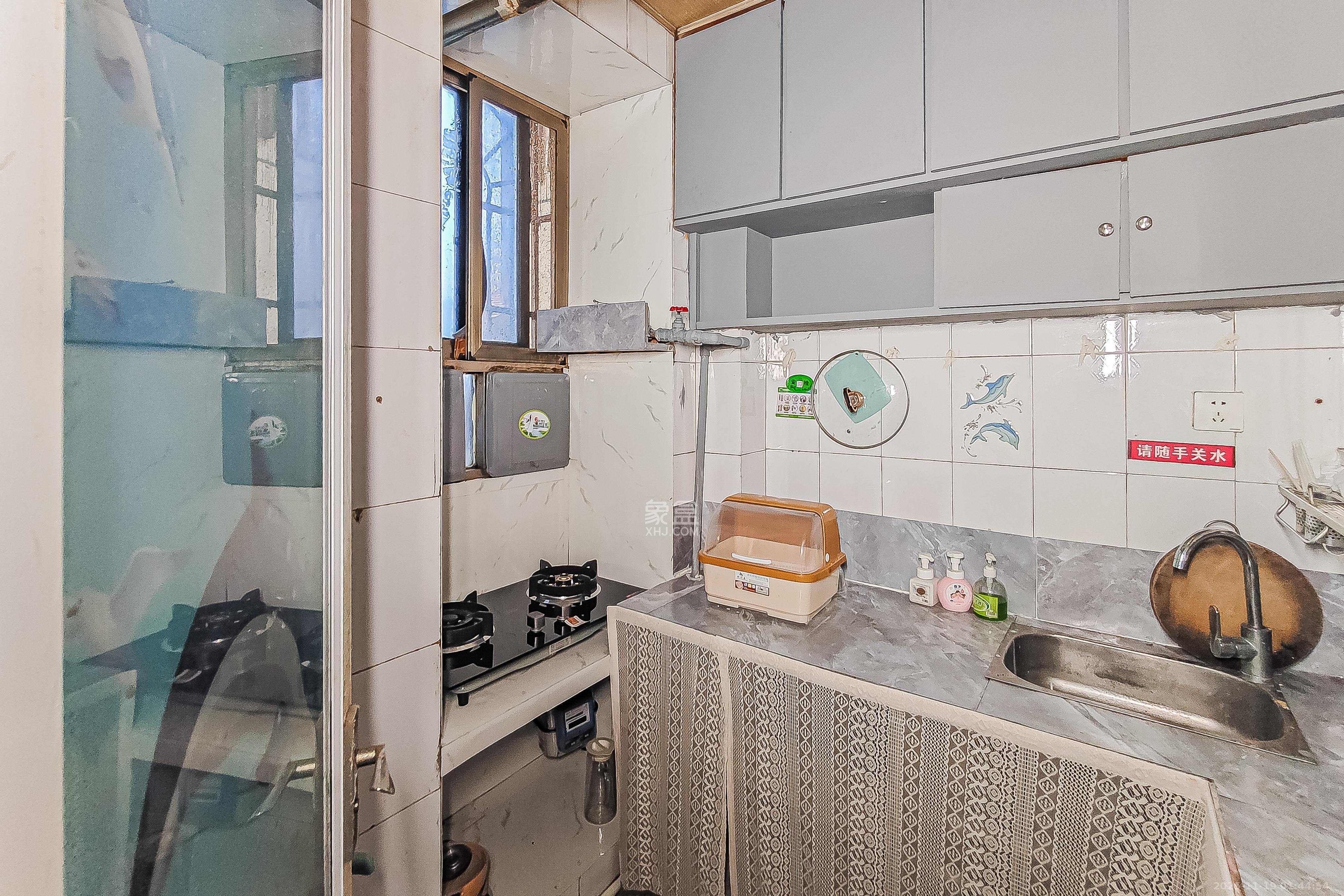 冶金厅宿舍(书院路) 2室2厅1卫 75.0万 冶金厅宿舍(书院路) 2室2厅1卫 75.0万厨房