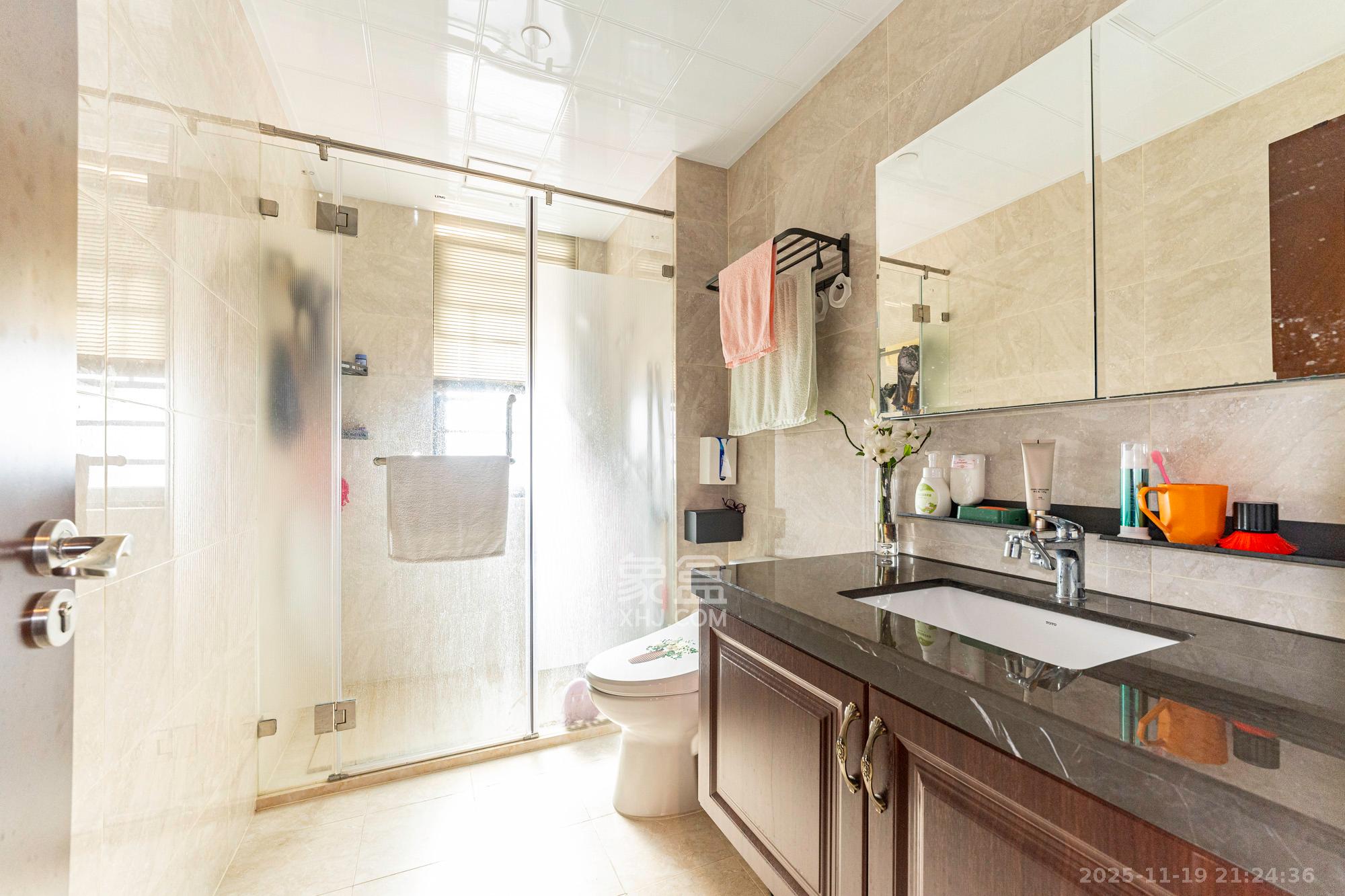 运达锦绣广场 6室2厅4卫 369.88万 运达锦绣广场 6室2厅4卫 369.88万卫生间