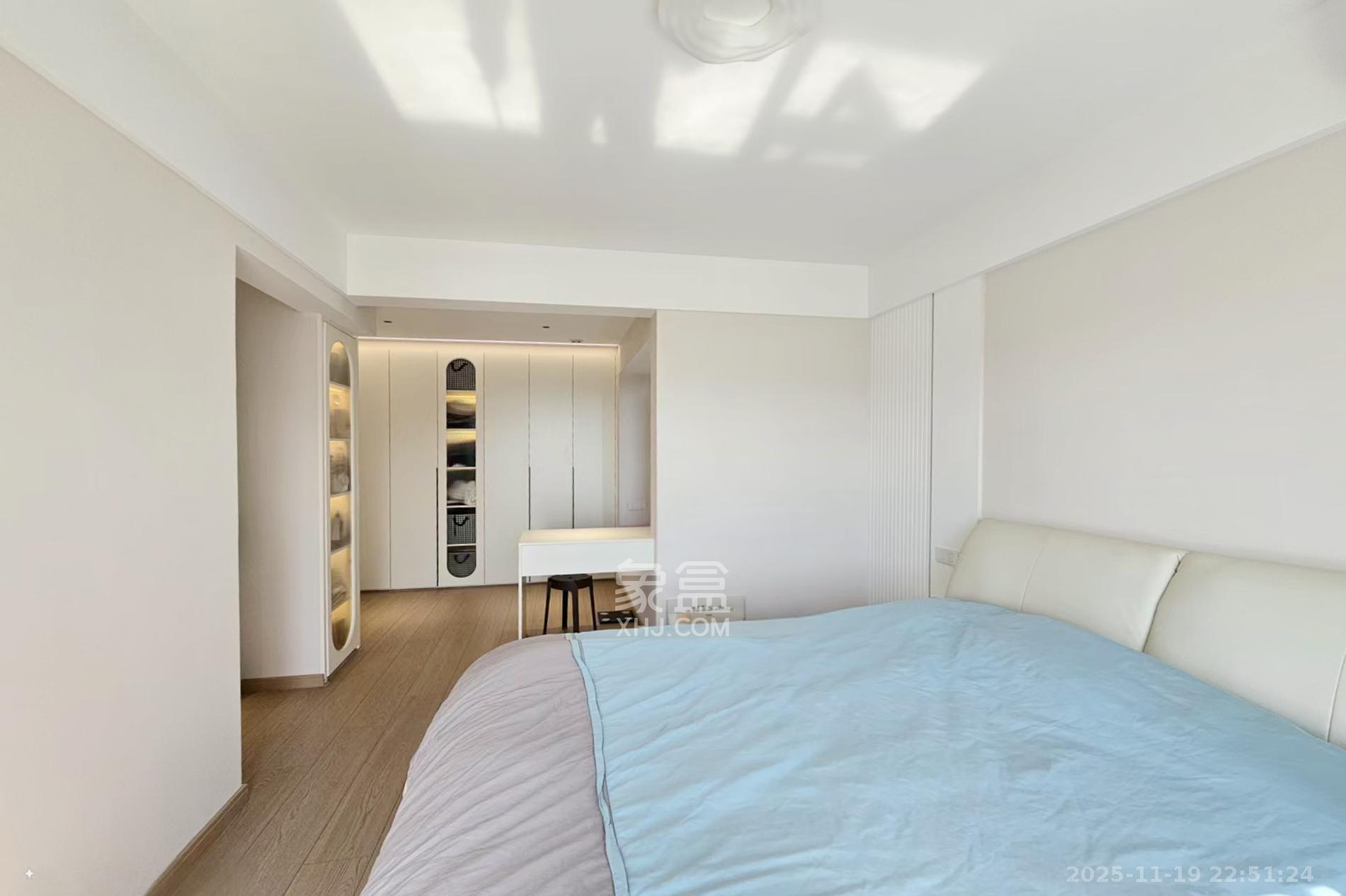 阳光城尚东湾蓝莓苑  3室2厅1卫    108.0万卧室