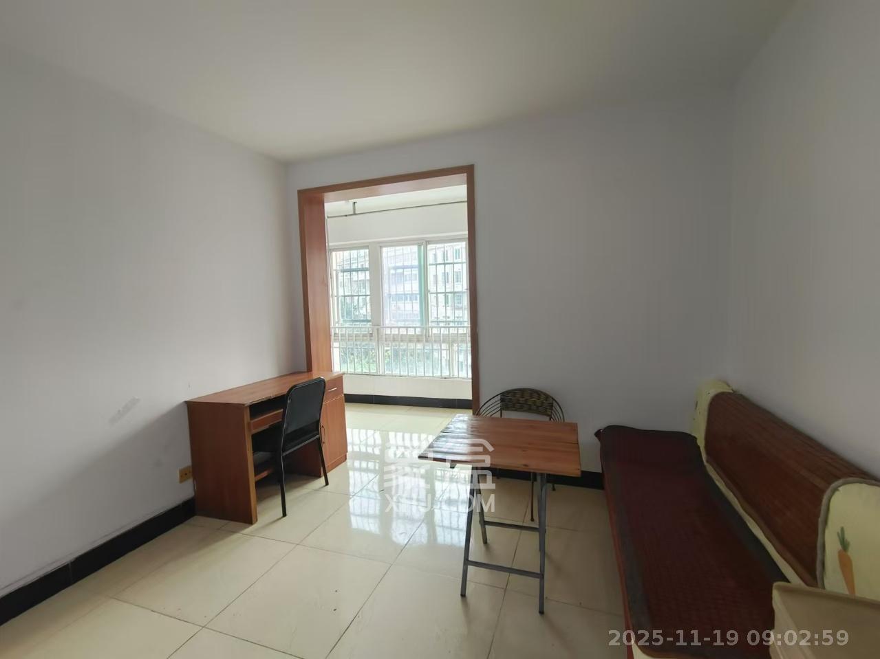 恩瑞麓山名园（龙王港小区）  2室1厅1卫    2100.0元/月室内图