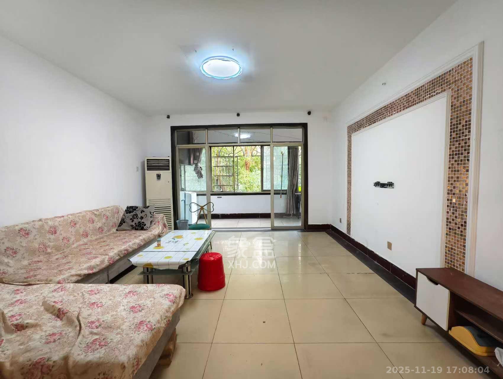 新世纪家园  3室2厅2卫    2400.0元/月室内图