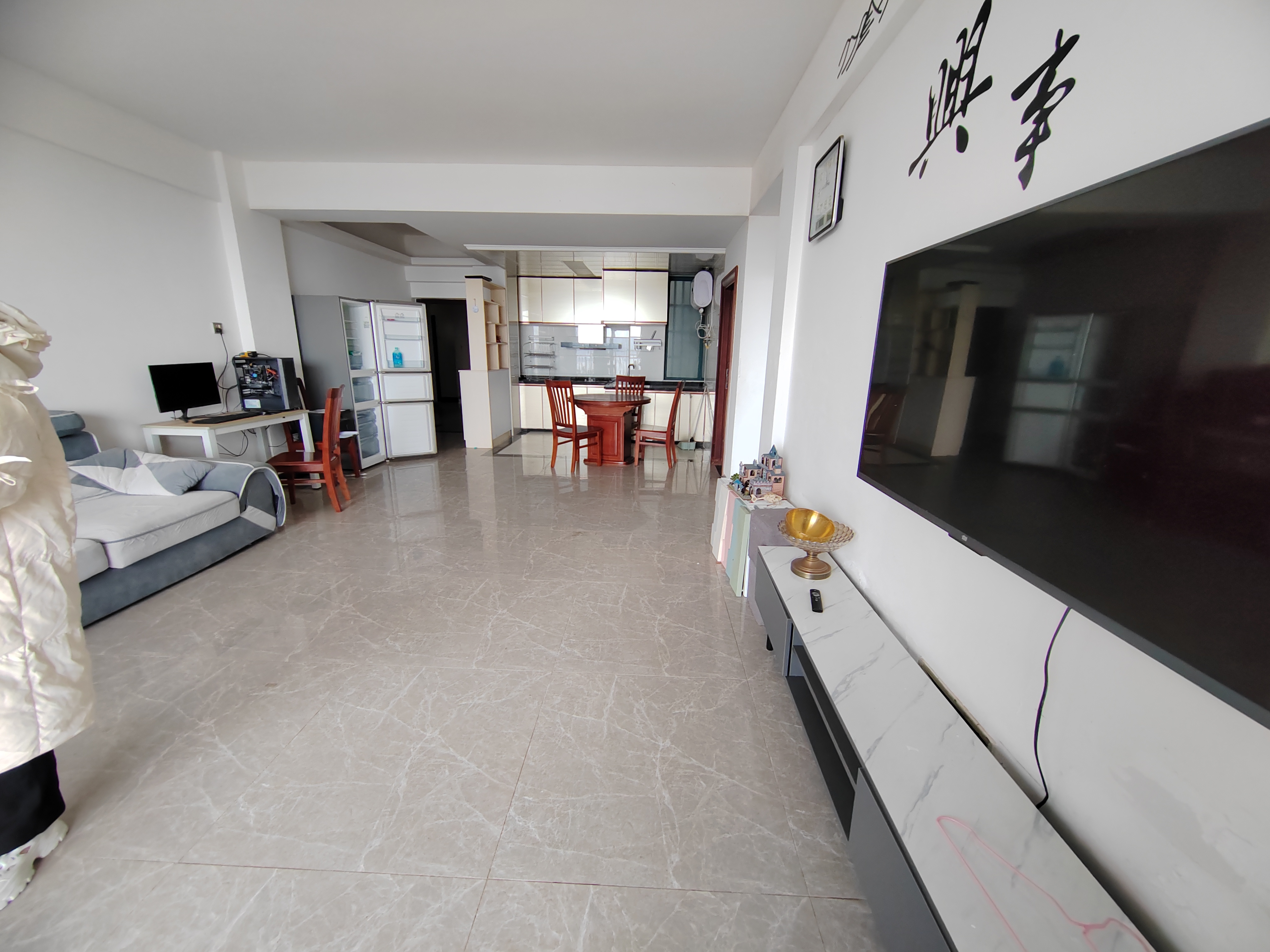 通华小区 2室2厅1卫 2400.0元/月 通华小区 2室2厅1卫 2400.0元/月室内图