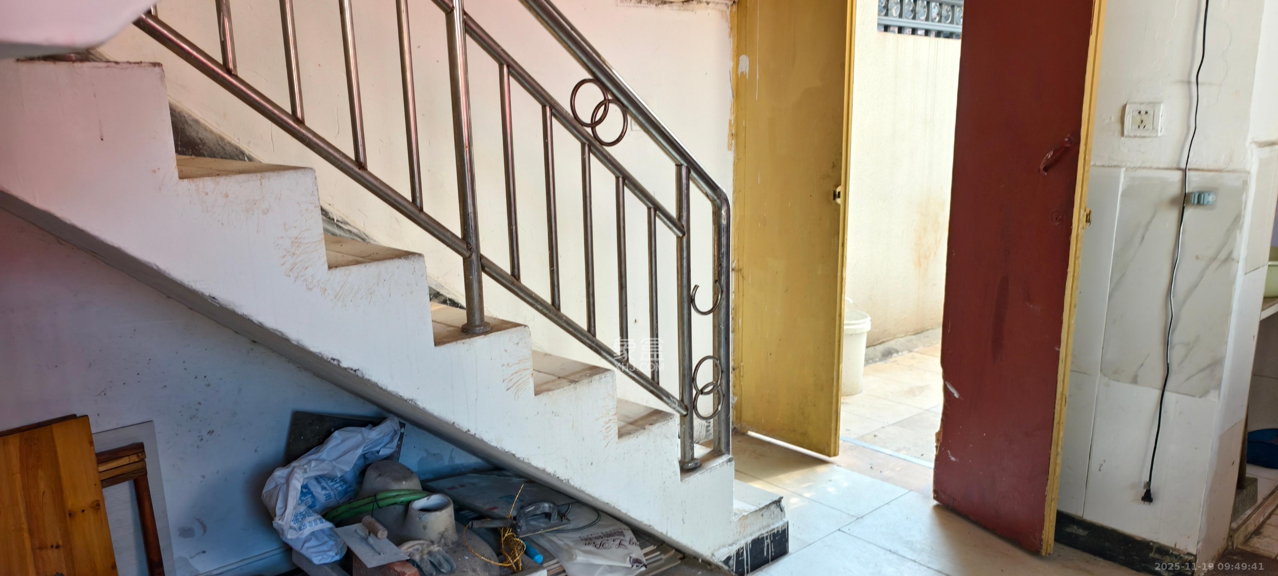 宝塔山私房散盘 4室2厅2卫 3500.0元/月 宝塔山私房散盘 4室2厅2卫 3500.0元/月室内图