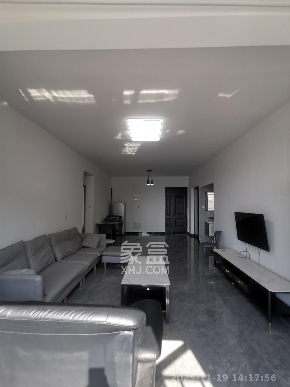 会展三润城  3室2厅2卫    1800.0元/月室内图