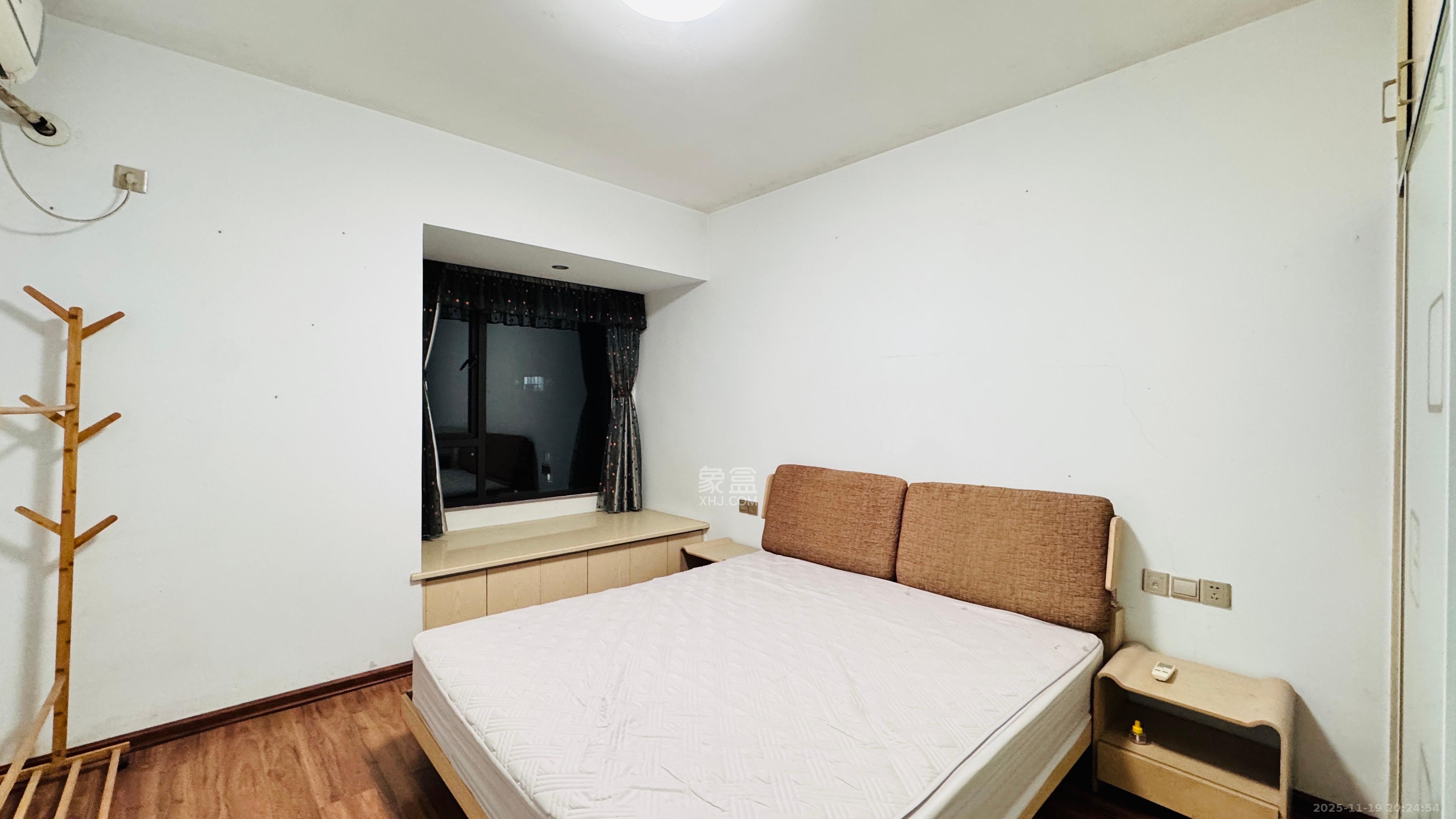 保利麓谷林语D区 3室2厅1卫 2500.0元/月 保利麓谷林语D区 3室2厅1卫 2500.0元/月室内图