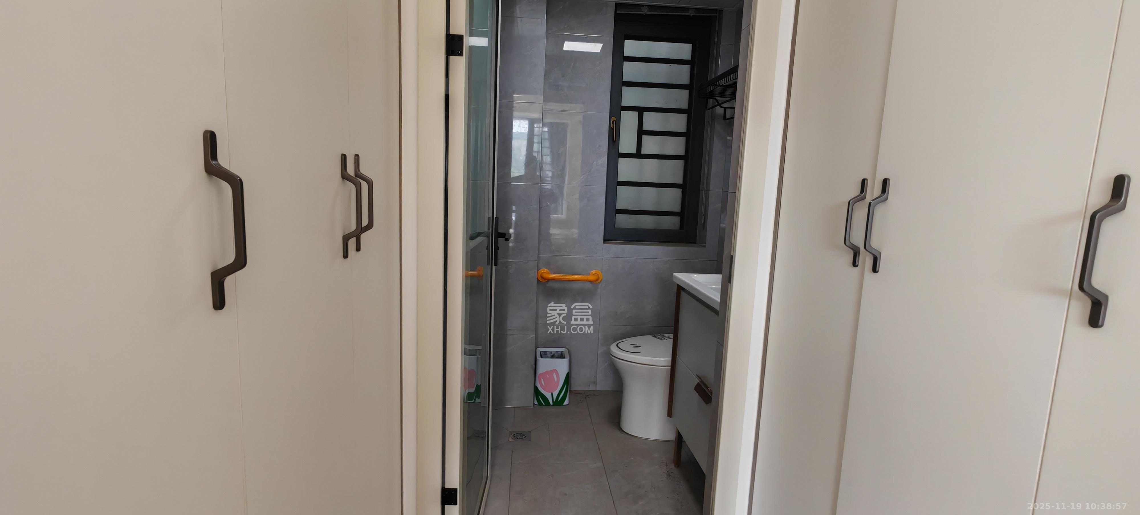 华远海蓝郡  3室2厅2卫    2300.0元/月室内图