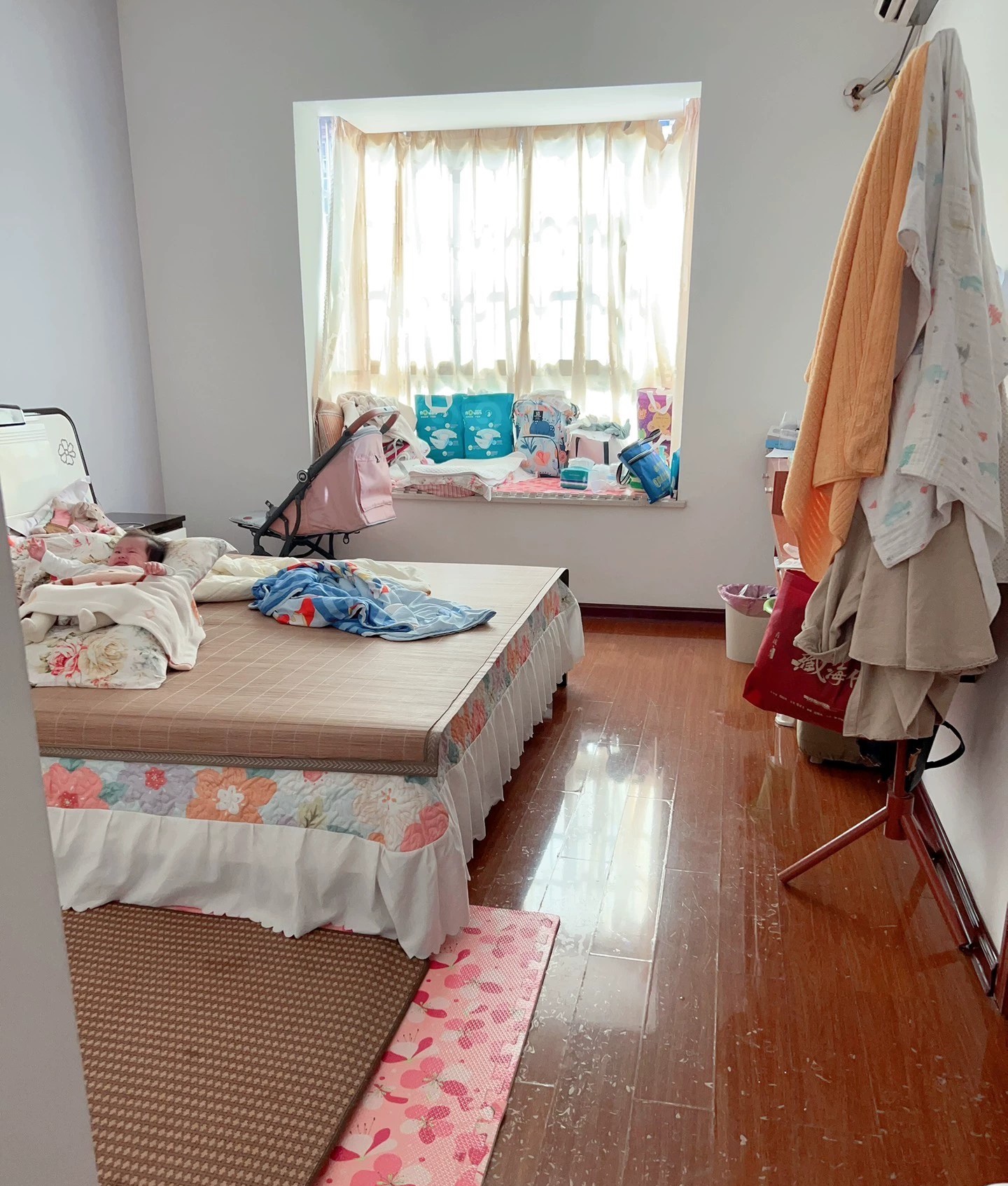 八角亭花苑  3室2厅2卫    48.0万客厅