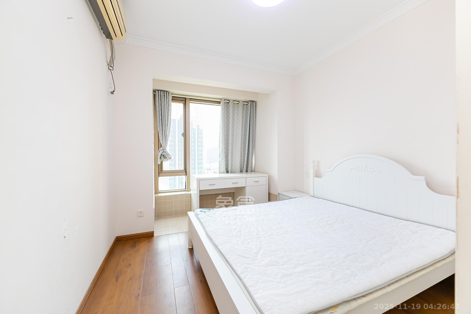 长沙玫瑰园  3室2厅2卫    91.8万卧室