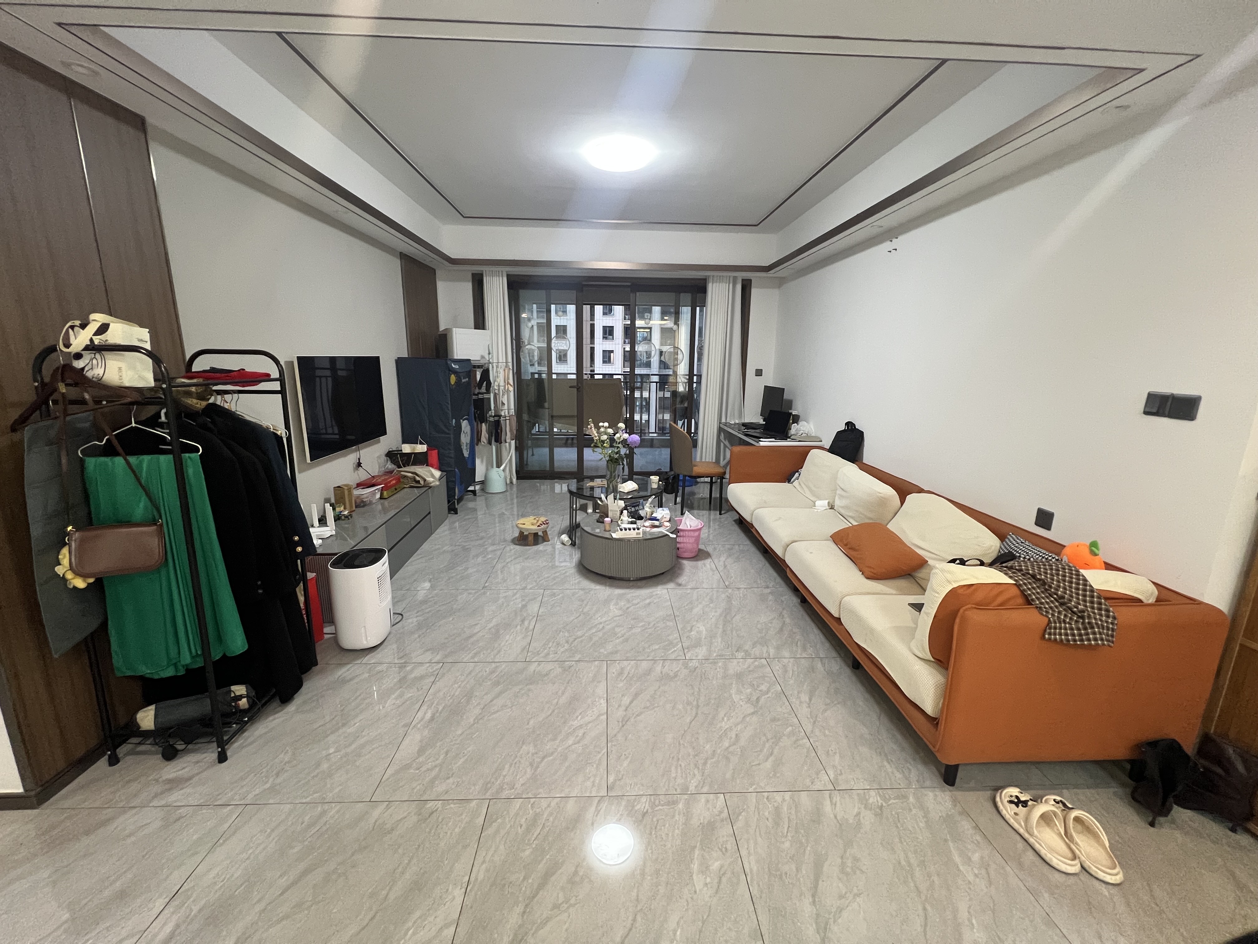 海航豪庭南苑  3室2厅2卫    5000.0元/月