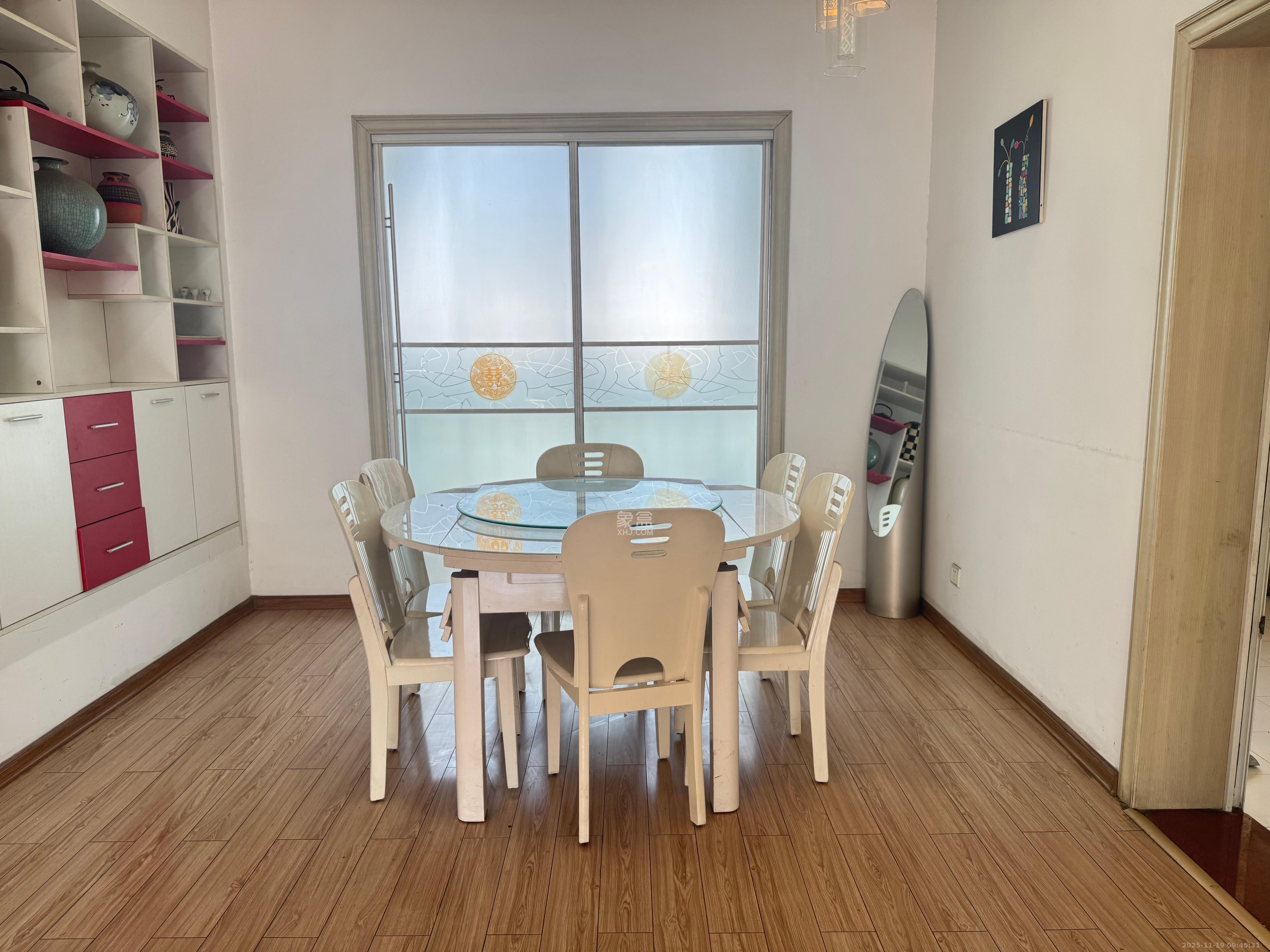 大众传媒教师公寓  4室2厅2卫    2800.0元/月室内图